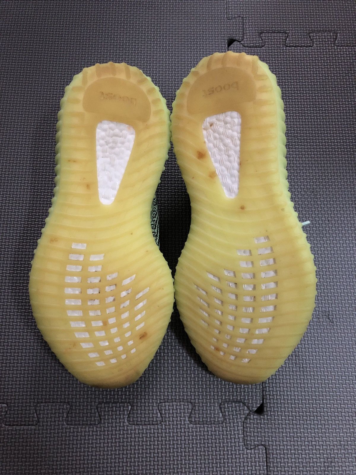 Adidas × Kanye West Yeezy Boost 350 V2 Yeezreel, Size 9.5 Size US 9.5 / EU 42-43 - 5 Thumbnail