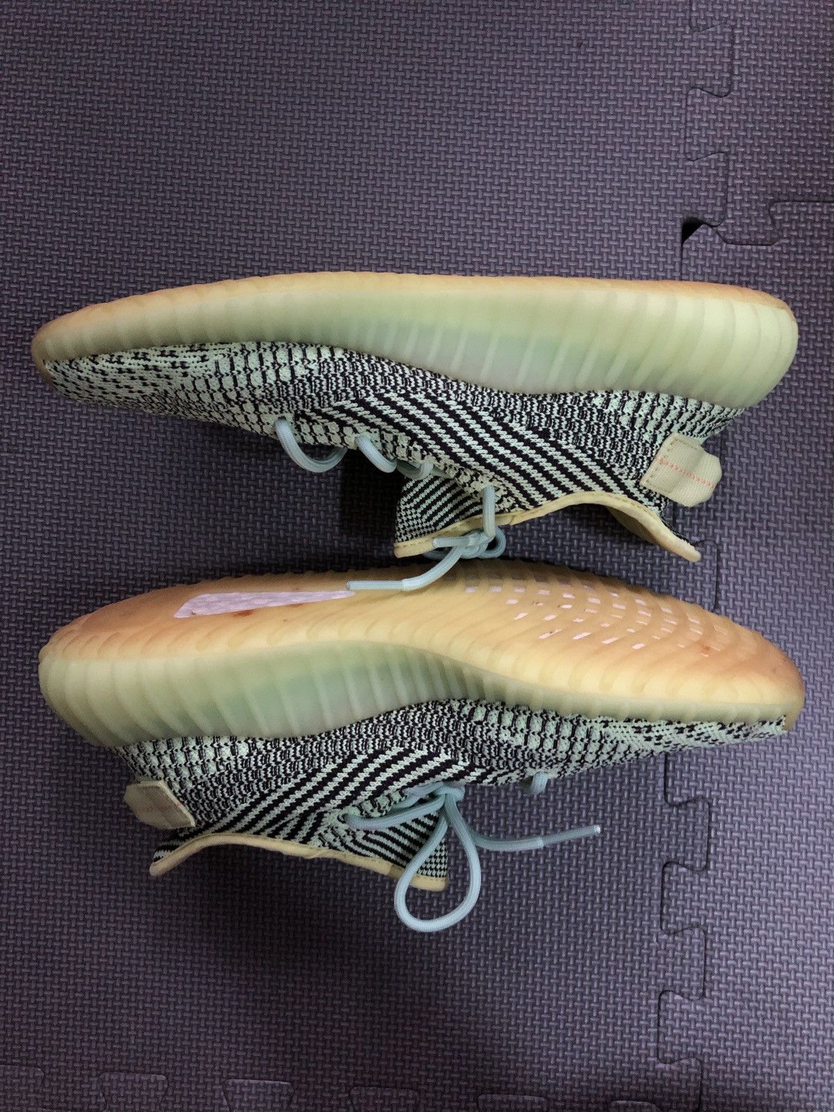 Adidas × Kanye West Yeezy Boost 350 V2 Yeezreel, Size 9.5 Size US 9.5 / EU 42-43 - 3 Thumbnail