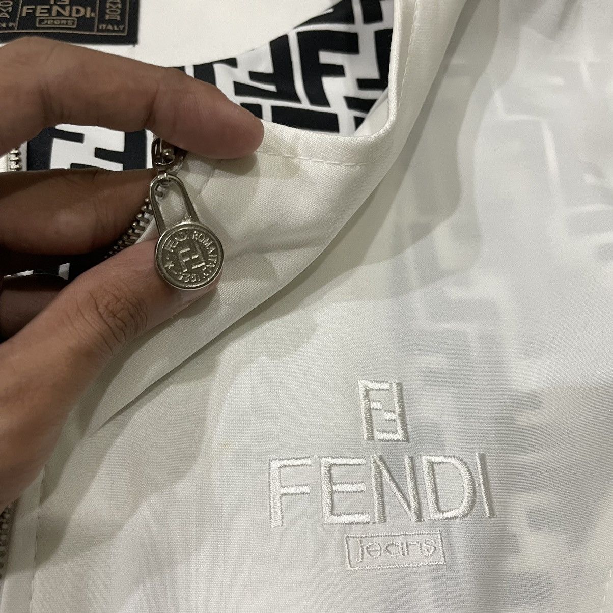 Fendi 🔥HOT🔥Vintage Fendi Monogram Zipper Vest Made In Italy Size US S / EU 44-46 / 1 - 11 Thumbnail