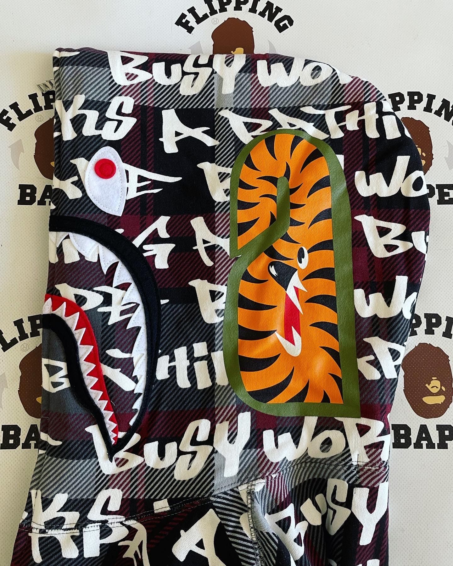 Bape BAPE GRAFFITI CHECK SHARK FULL ZIP HOODIE Size US L / EU 52-54 / 3 - 5 Thumbnail