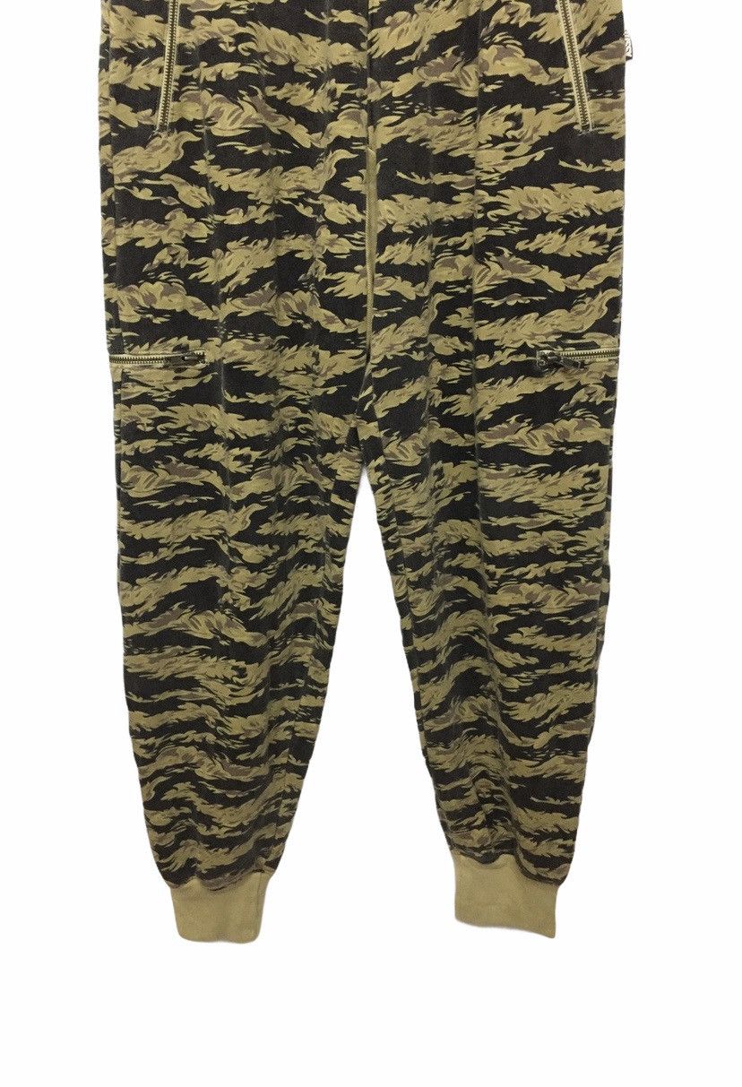 Stussy STUSSY Japan Multizipper tiger stripe camo jogger pants Size US 33 - 4 Thumbnail