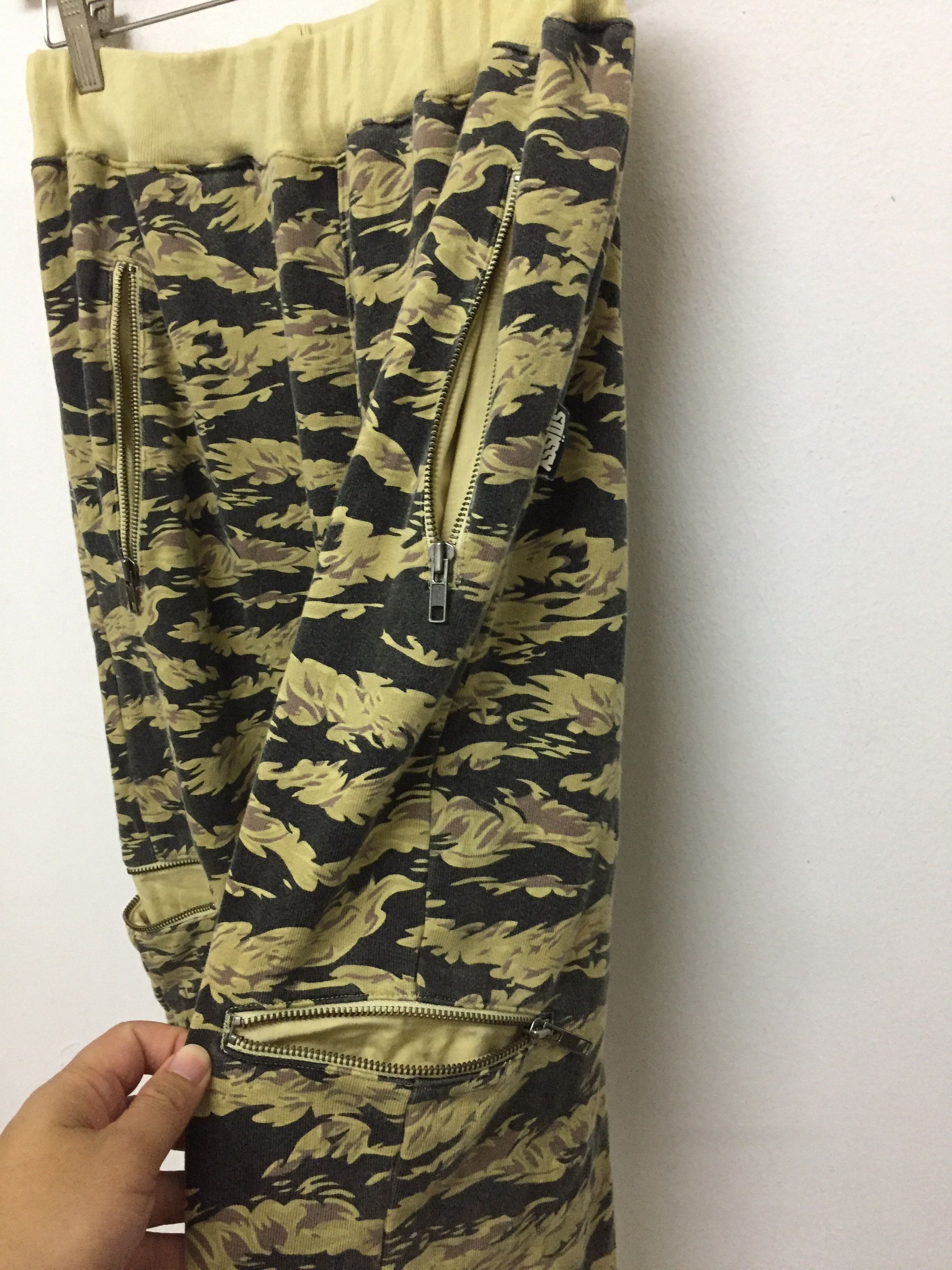 Stussy STUSSY Japan Multizipper tiger stripe camo jogger pants Size US 33 - 5 Thumbnail