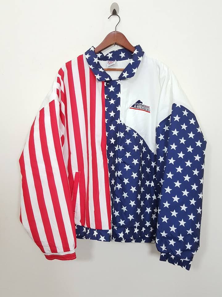 Vintage American Flag Big Spellout Quilted Nylon Jacket Size US XL / EU 56 / 4 - 1 Thumbnail