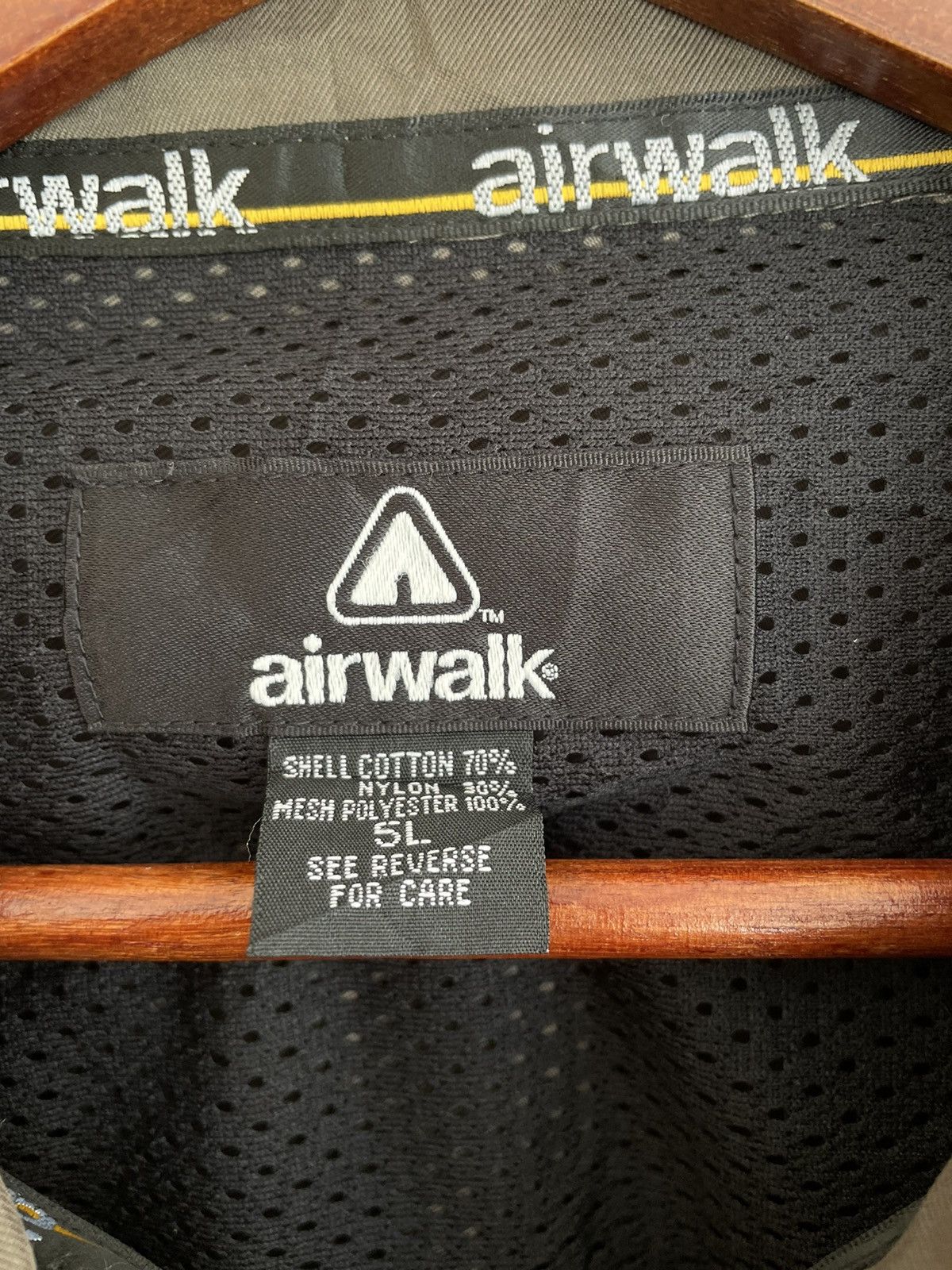 Vintage VINTAGE AIRWALK SKATE JACKET 5L Size US XXL / EU 58 / 5 - 7 Thumbnail