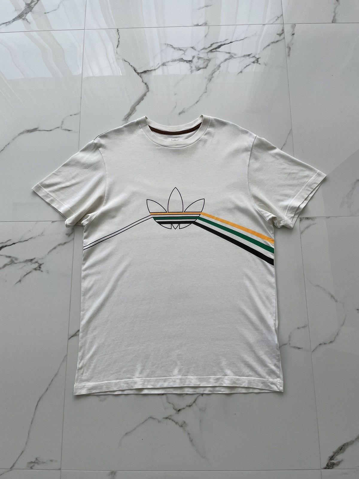 Adidas × Vintage Vintage Adidas Big Logo Y2K Tee Shirt Size M Size US M / EU 48-50 / 2 - 1 Thumbnail
