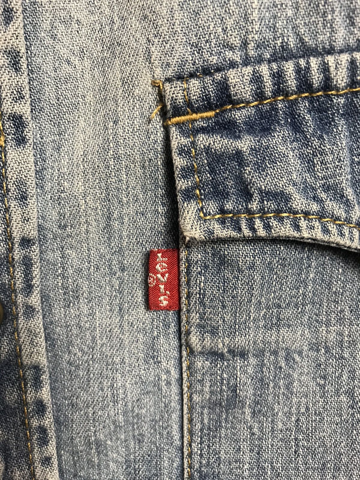 Levi's Vintage Clothing Vintage Levi’s streetwear denim shirt Size US L / EU 52-54 / 3 - 3 Thumbnail