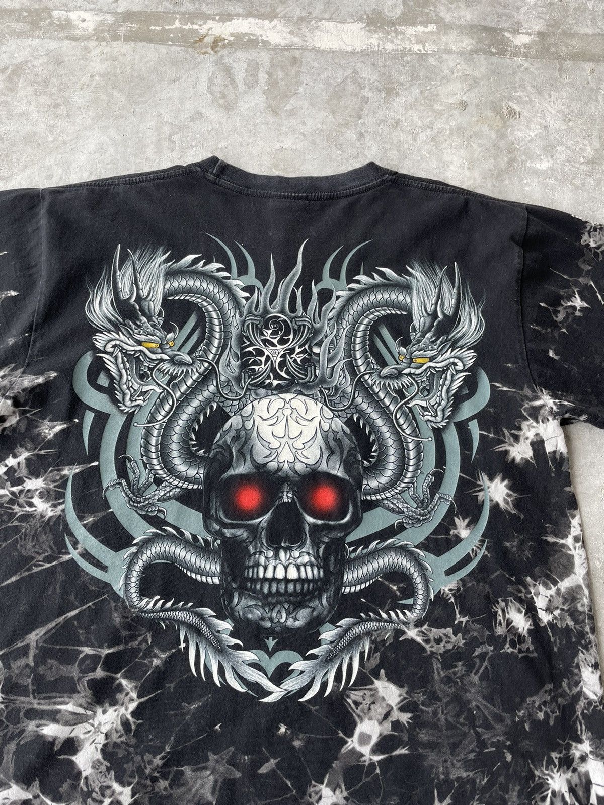 Vintage Vintage Devil Evil Scull Dragon Big Logo Tee Shirt Size L Size US L / EU 52-54 / 3 - 13 Thumbnail