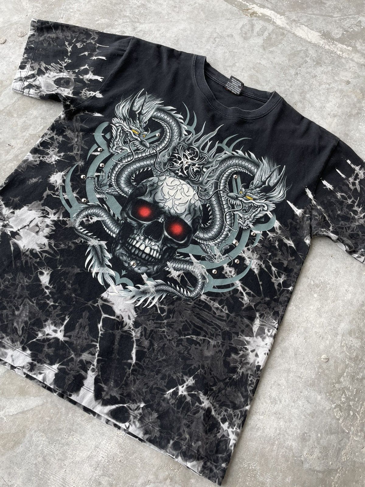 Vintage Vintage Devil Evil Scull Dragon Big Logo Tee Shirt Size L Size US L / EU 52-54 / 3 - 6 Thumbnail