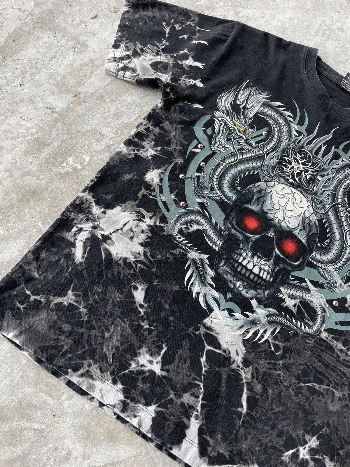 Vintage Vintage Devil Evil Scull Dragon Big Logo Tee Shirt Size L Size US L / EU 52-54 / 3 - 7 Thumbnail