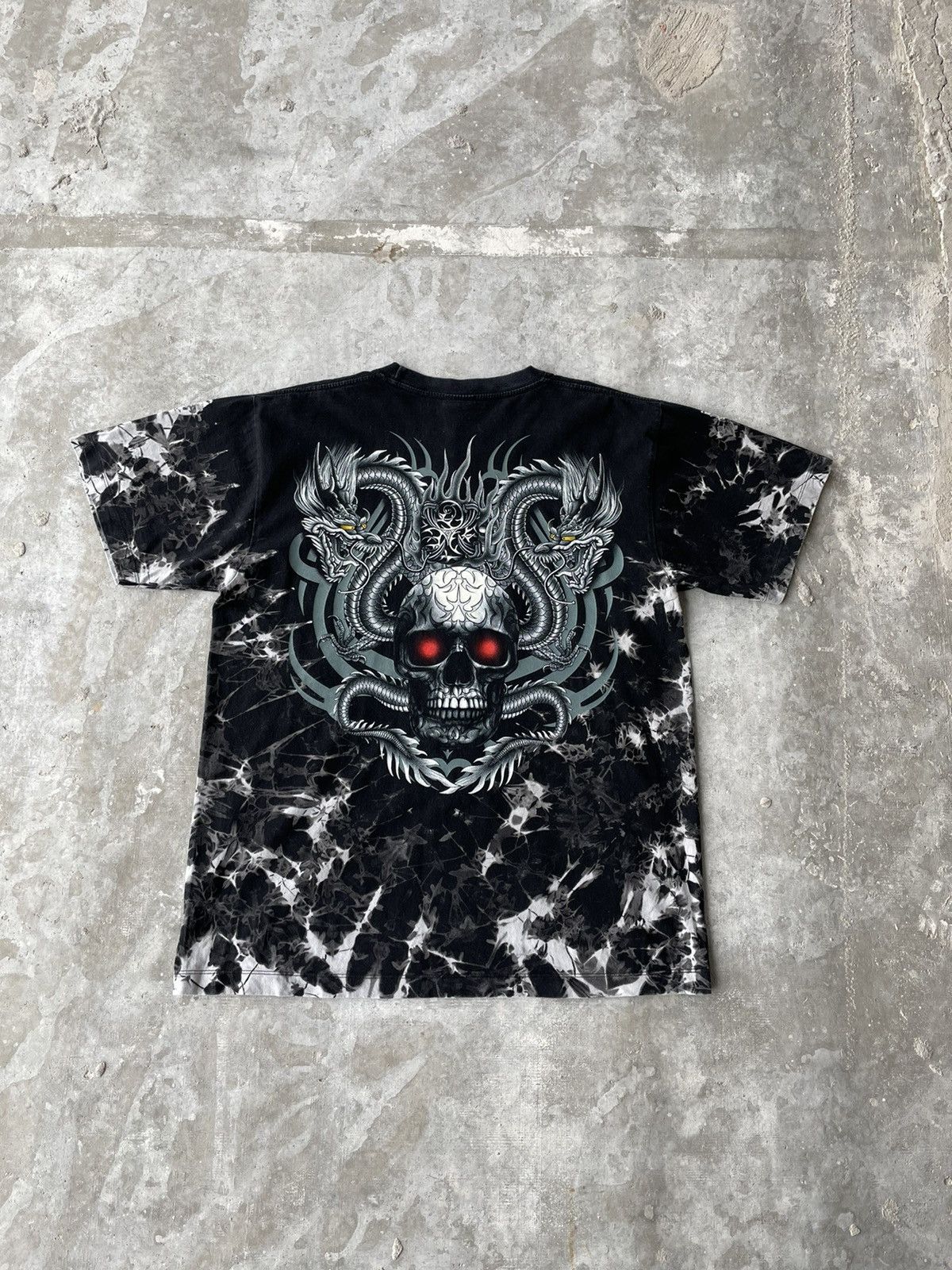 Vintage Vintage Devil Evil Scull Dragon Big Logo Tee Shirt Size L Size US L / EU 52-54 / 3 - 10 Thumbnail