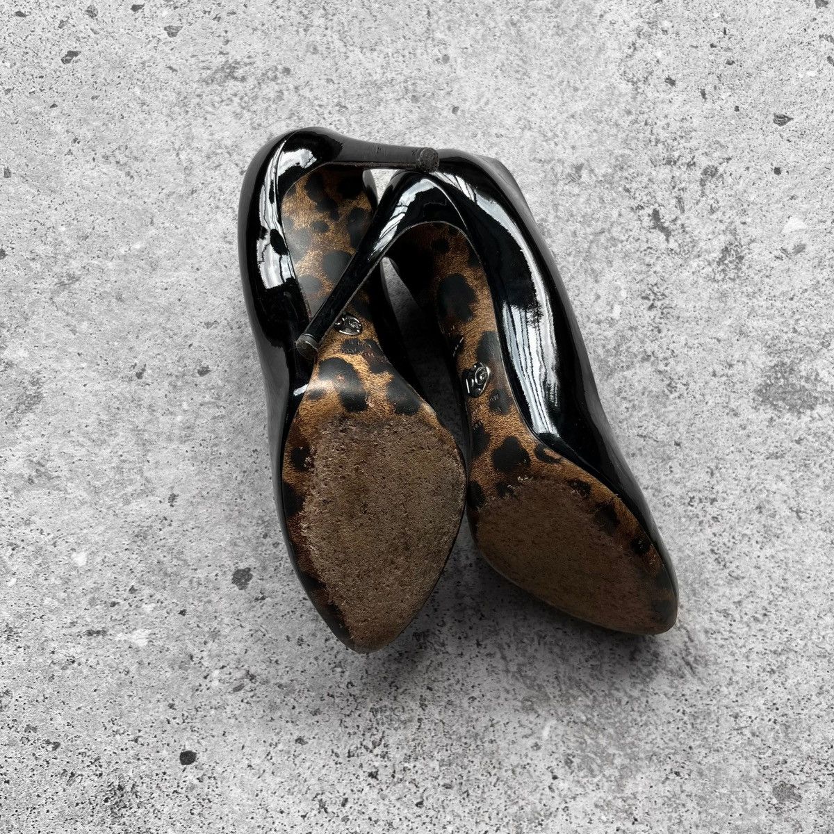 Designer × Dolce & Gabbana Dolce&Gabbana Black Asymmetrical Patent Leather High Heels Size US 9 / IT 39 - 8 Thumbnail