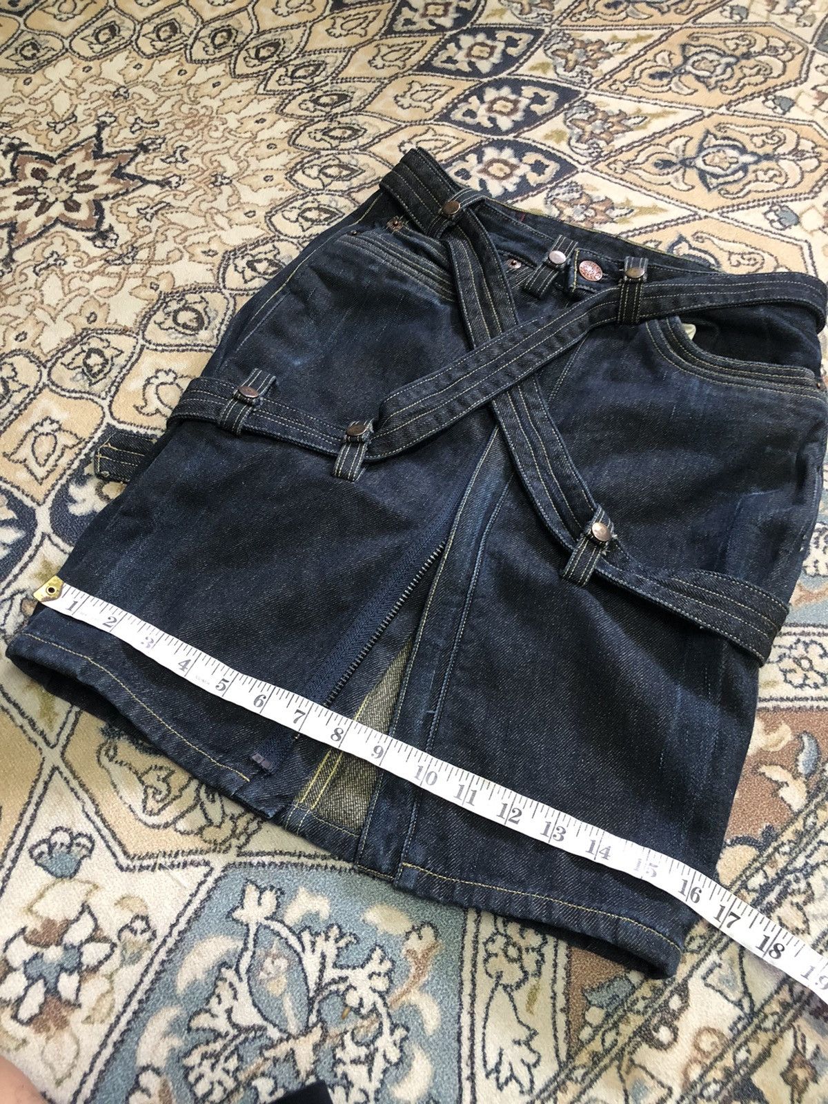 Levi's Vintage Levis Red Bondage Punk Denim Mini Skirt Size 27" / US 4 / IT 40 - 24 Thumbnail