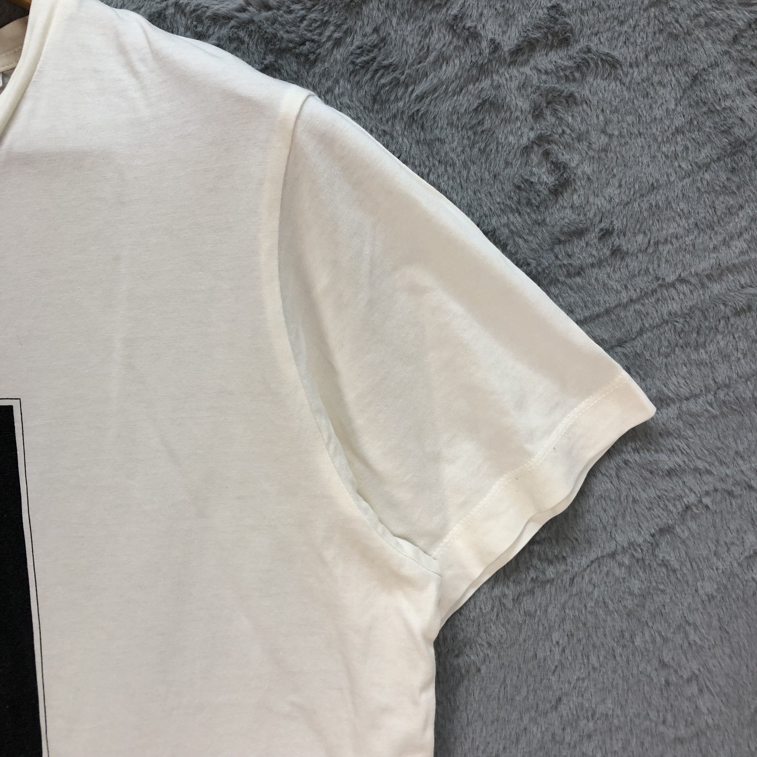 Uniqlo Fender - The Spirit Of Rock N Roll T Shirts #6446-67 Size US M / EU 48-50 / 2 - 7 Thumbnail
