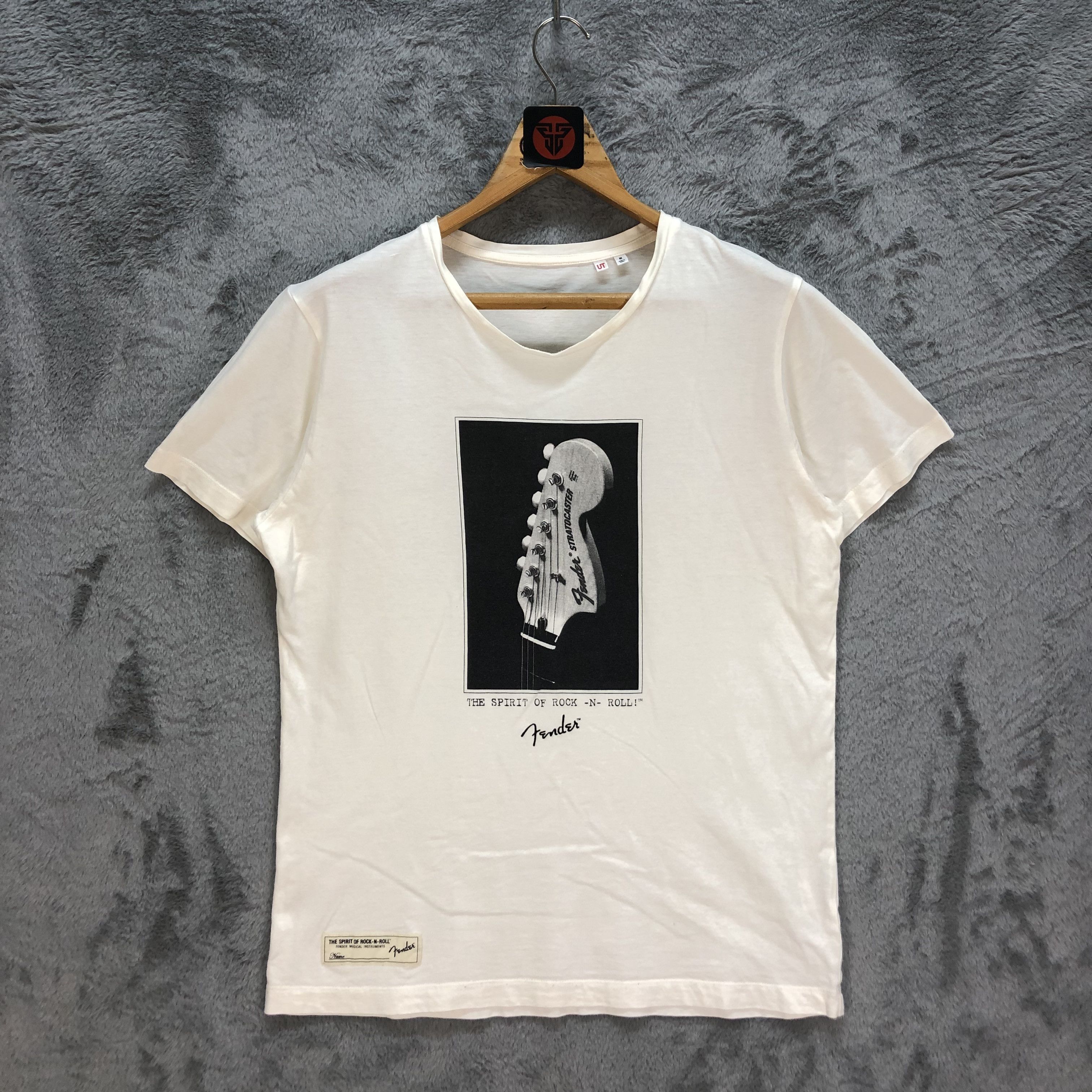 Uniqlo Fender - The Spirit Of Rock N Roll T Shirts #6446-67 Size US M / EU 48-50 / 2 - 1 Thumbnail