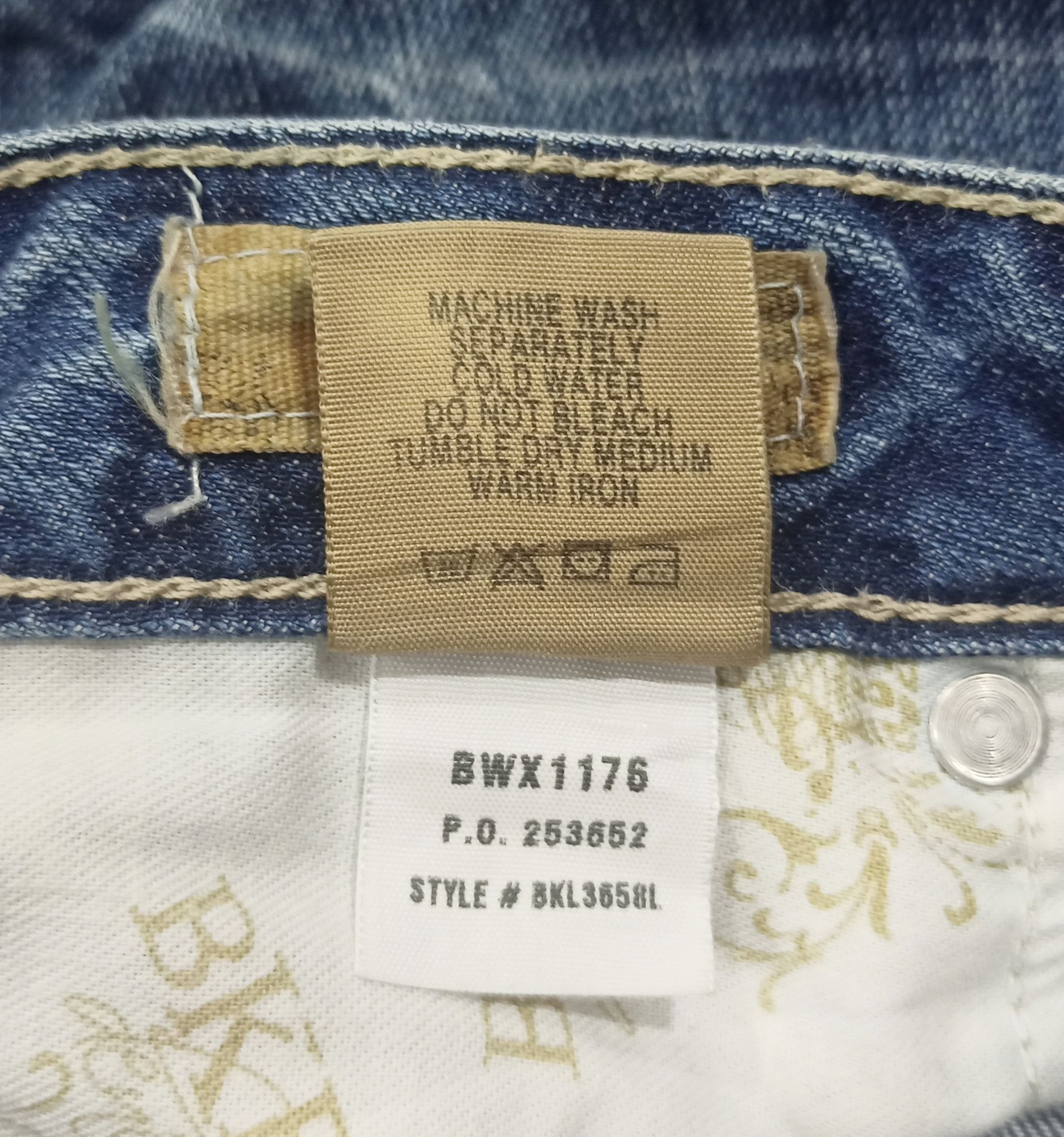 BKE Flare Jeans BKE Distress Low Rise Denim Size 26" / US 2 / IT 38 - 20 Thumbnail
