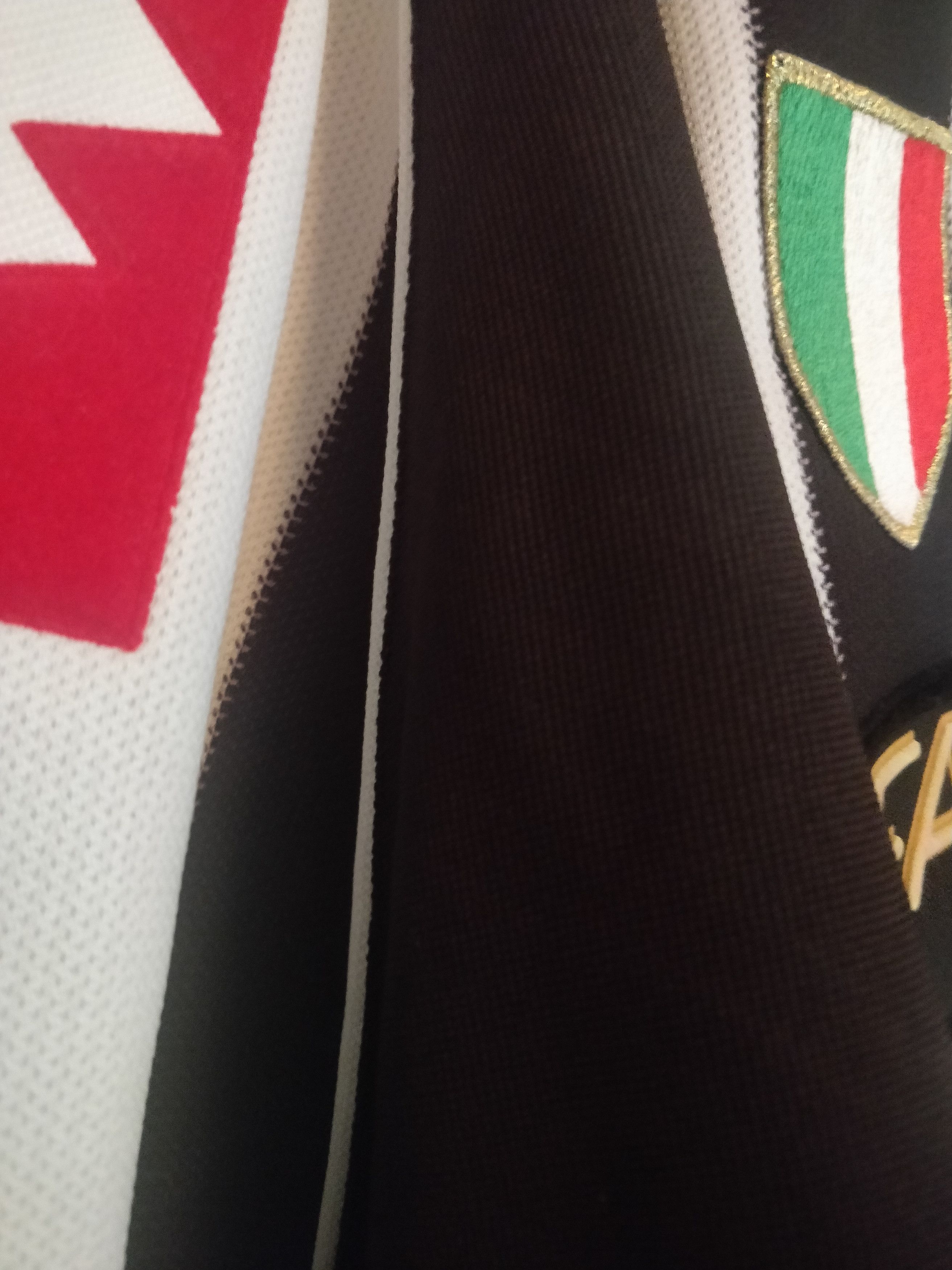 Lotto Sport Juventus 2002 Home Jersey Lotto Size US L / EU 52-54 / 3 - 5 Thumbnail