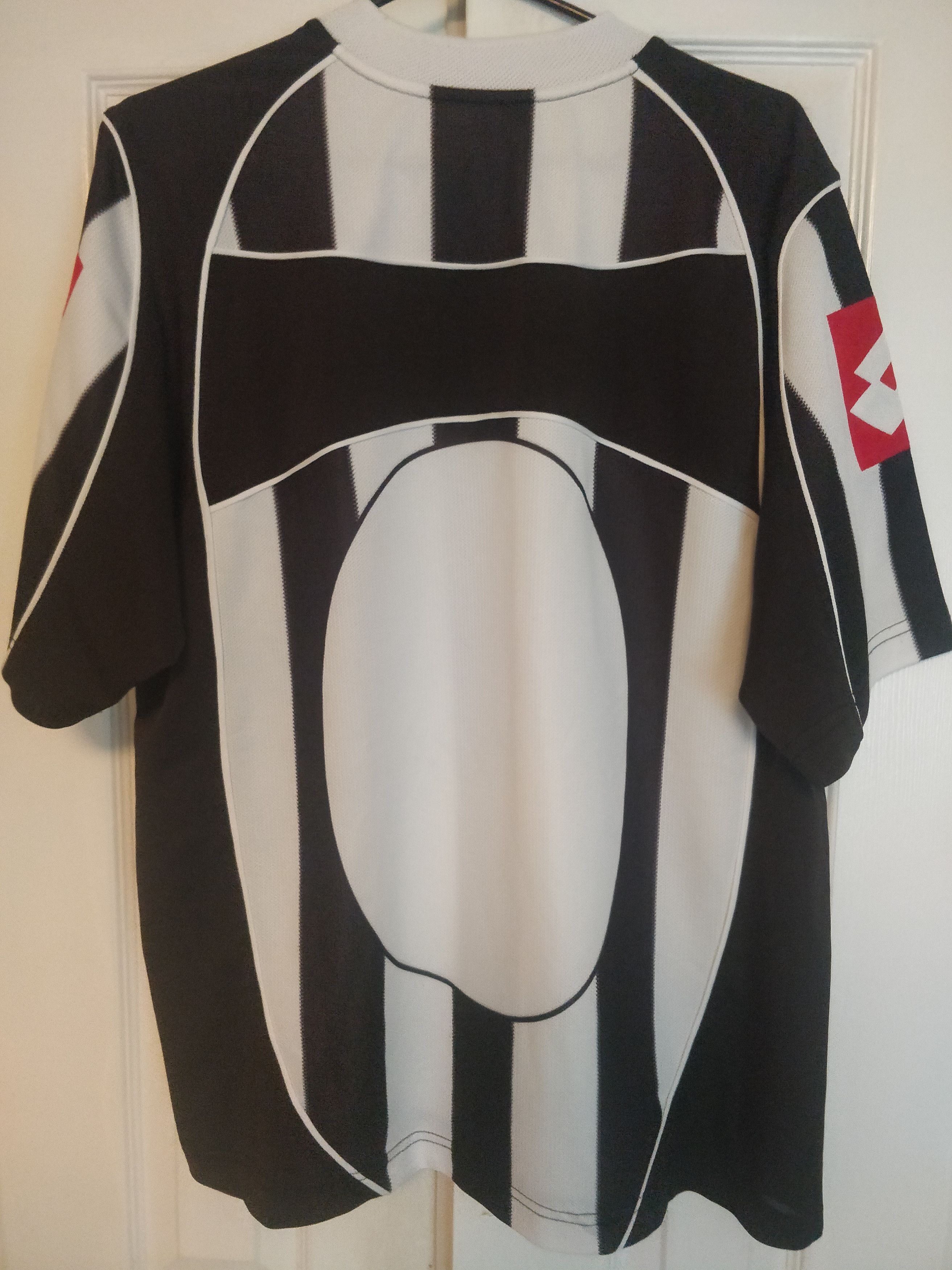 Lotto Sport Juventus 2002 Home Jersey Lotto Size US L / EU 52-54 / 3 - 4 Thumbnail