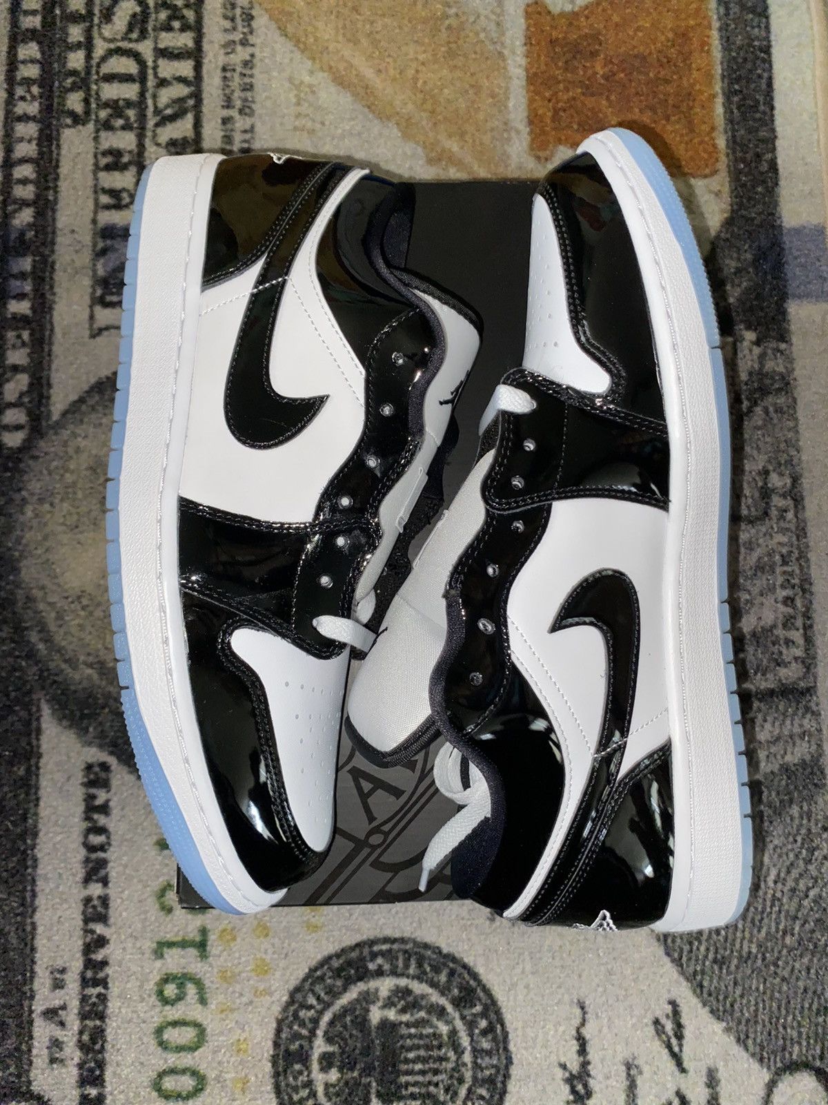 Jordan Brand × Nike Jordan 1 Low SE Concord Size US 10 / EU 43 - 2 Thumbnail