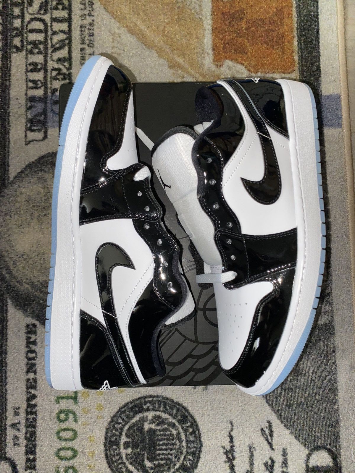 Jordan Brand × Nike Jordan 1 Low SE Concord Size US 10 / EU 43 - 1 Thumbnail