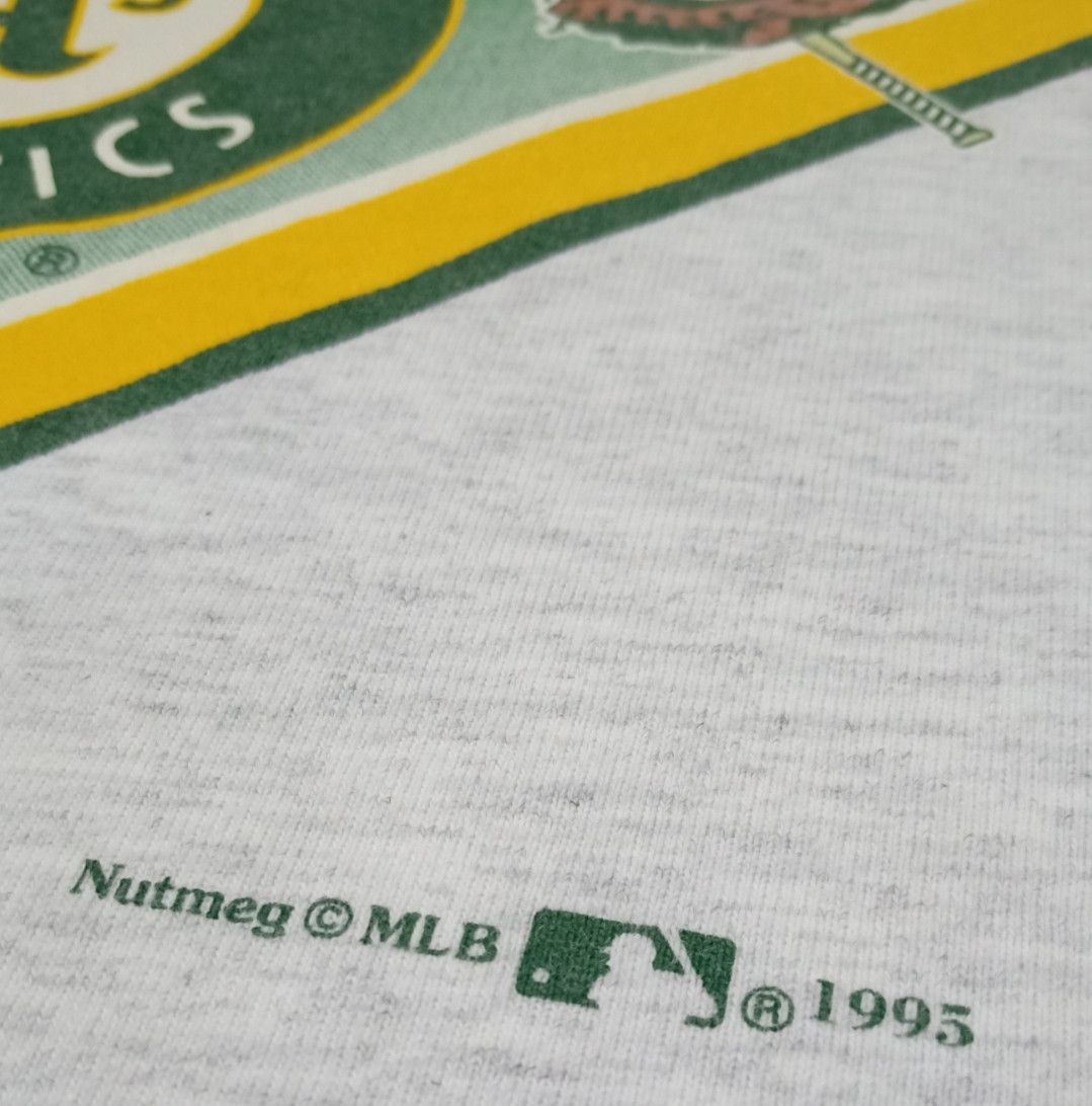 MLB × Nutmeg × Vintage Vintage 90s MLB A's Oakland Athletics T-shirt Size US L / EU 52-54 / 3 - 7 Thumbnail