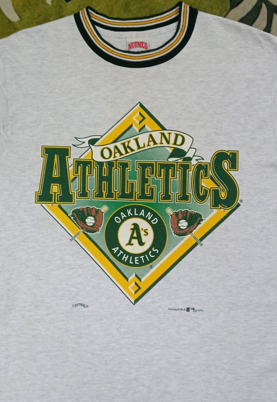 MLB × Nutmeg × Vintage Vintage 90s MLB A's Oakland Athletics T-shirt Size US L / EU 52-54 / 3 - 4 Thumbnail