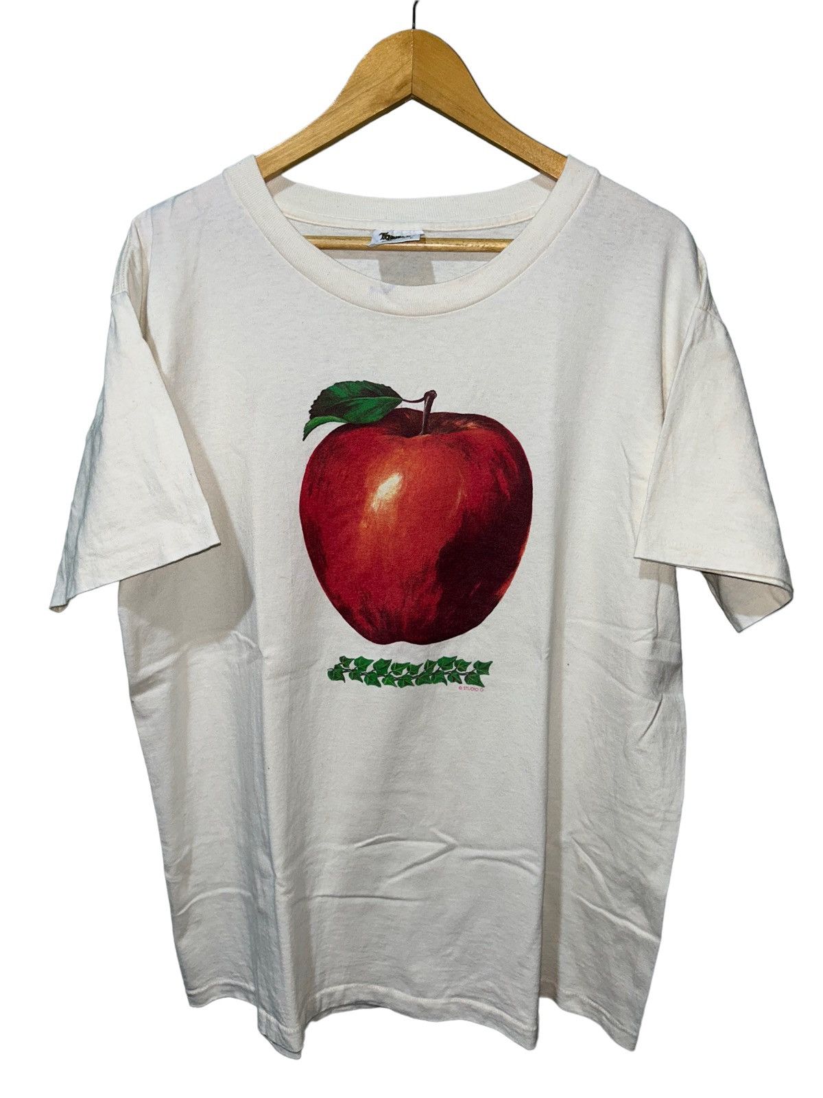 image of 1990S Vintage Art Apple Graphic Studio O in Beige/Brown, Men's (Size XL)