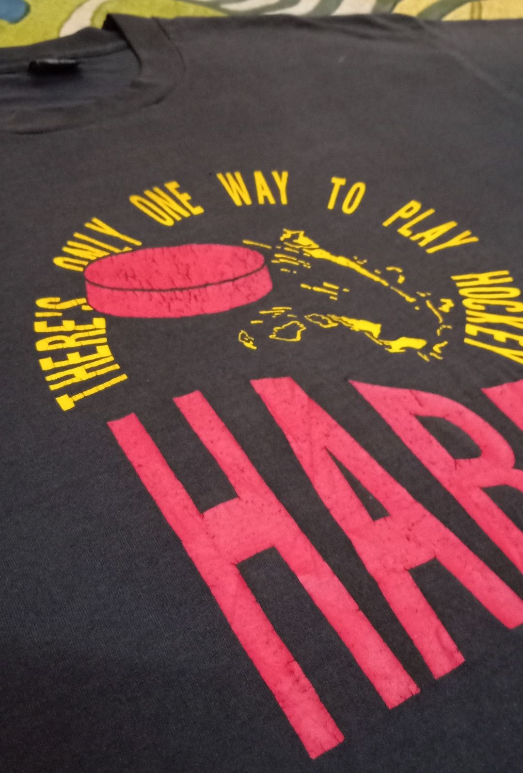 NHL × Vintage Vintage There's Only One Way To Play Hockey HARD! T-shirt Size US XXL / EU 58 / 5 - 7 Thumbnail