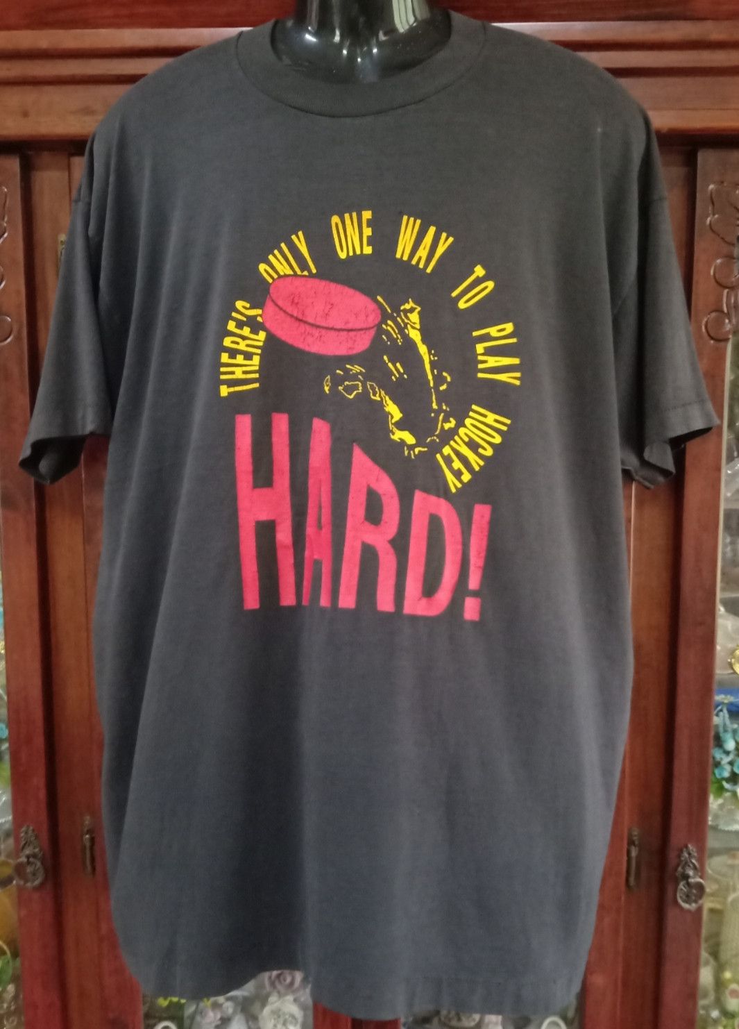 NHL × Vintage Vintage There's Only One Way To Play Hockey HARD! T-shirt Size US XXL / EU 58 / 5 - 1 Thumbnail