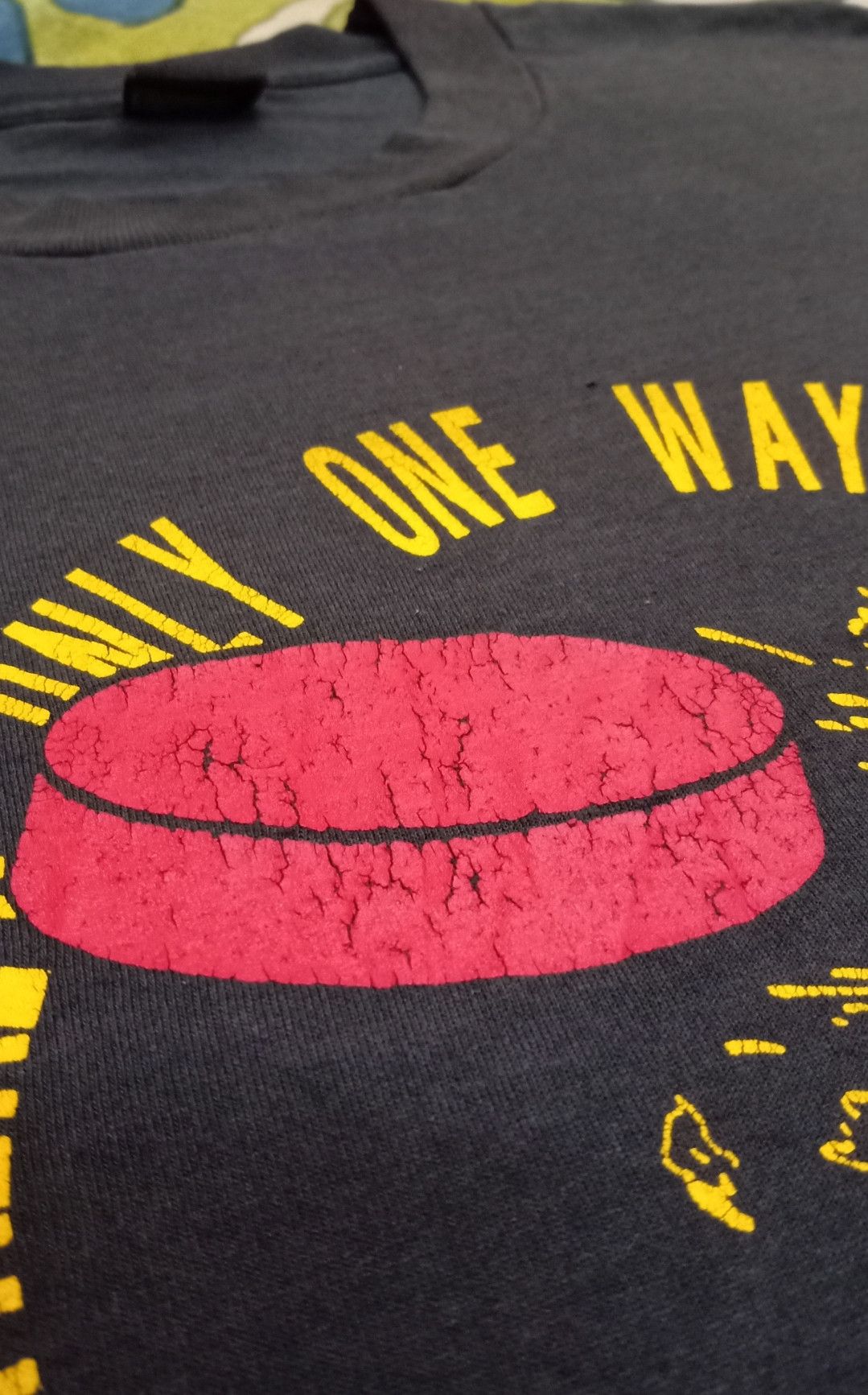 NHL × Vintage Vintage There's Only One Way To Play Hockey HARD! T-shirt Size US XXL / EU 58 / 5 - 8 Thumbnail