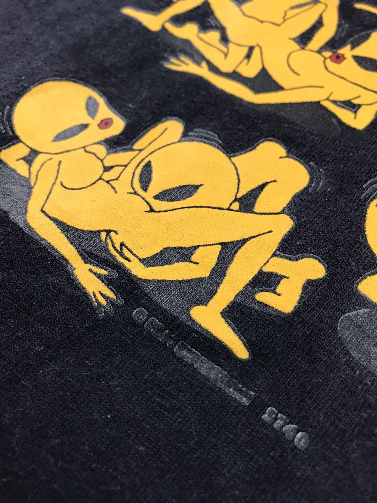Alien Workshop 🔥VINTAGE 90’s T SHIRT ALIEN ARE COMING SEX EDUCATION Size US M / EU 48-50 / 2 - 5 Thumbnail