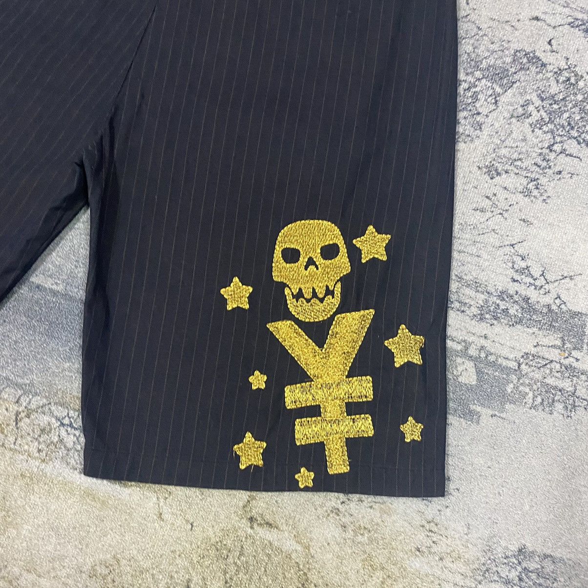 Japanese Brand × Vintage Vintage Japanese Skulls Embroidary Stripes Trousers Short Size US 35 - 5 Thumbnail
