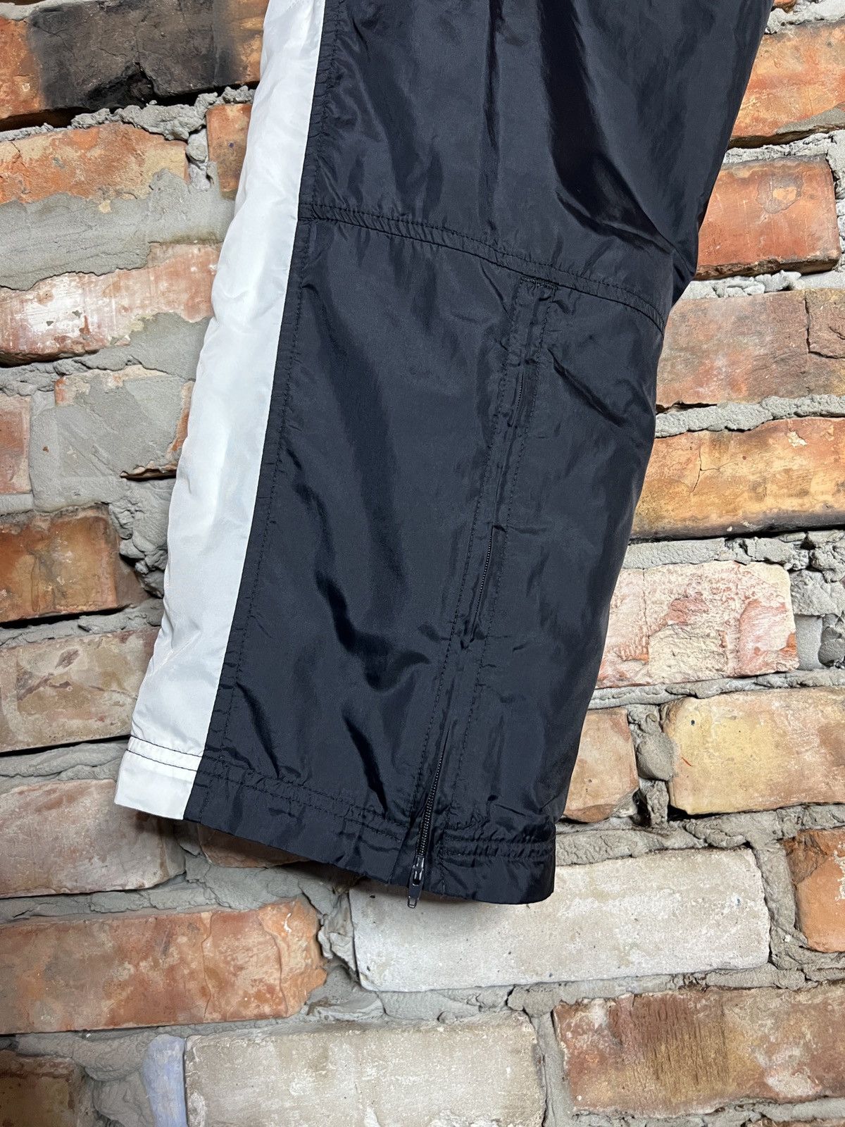 Nike Vintage Nike Nylon Track Pants Small Swoosh Logo Size XL Size US 36 / EU 52 - 6 Thumbnail