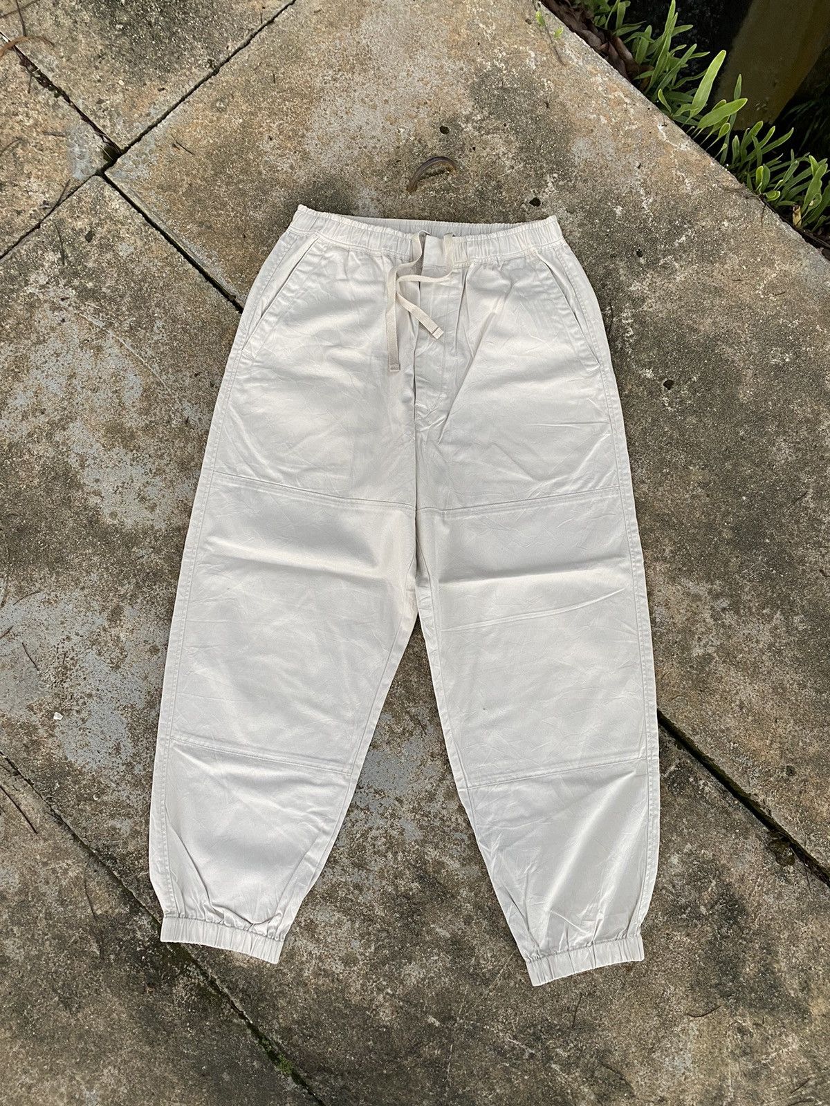 Japanese Brand × Lemaire × Uniqlo Uniqlo X Lemaire Jogger Pants Size US 28 / EU 44 - 1 Thumbnail