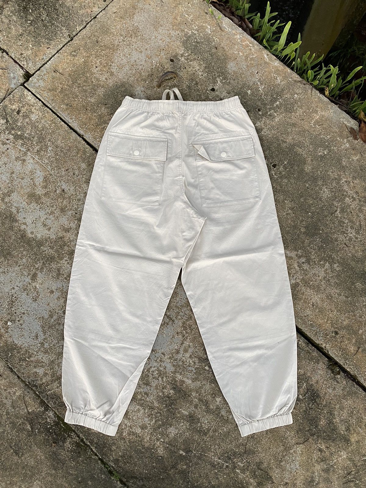 Japanese Brand × Lemaire × Uniqlo Uniqlo X Lemaire Jogger Pants Size US 28 / EU 44 - 2 Thumbnail