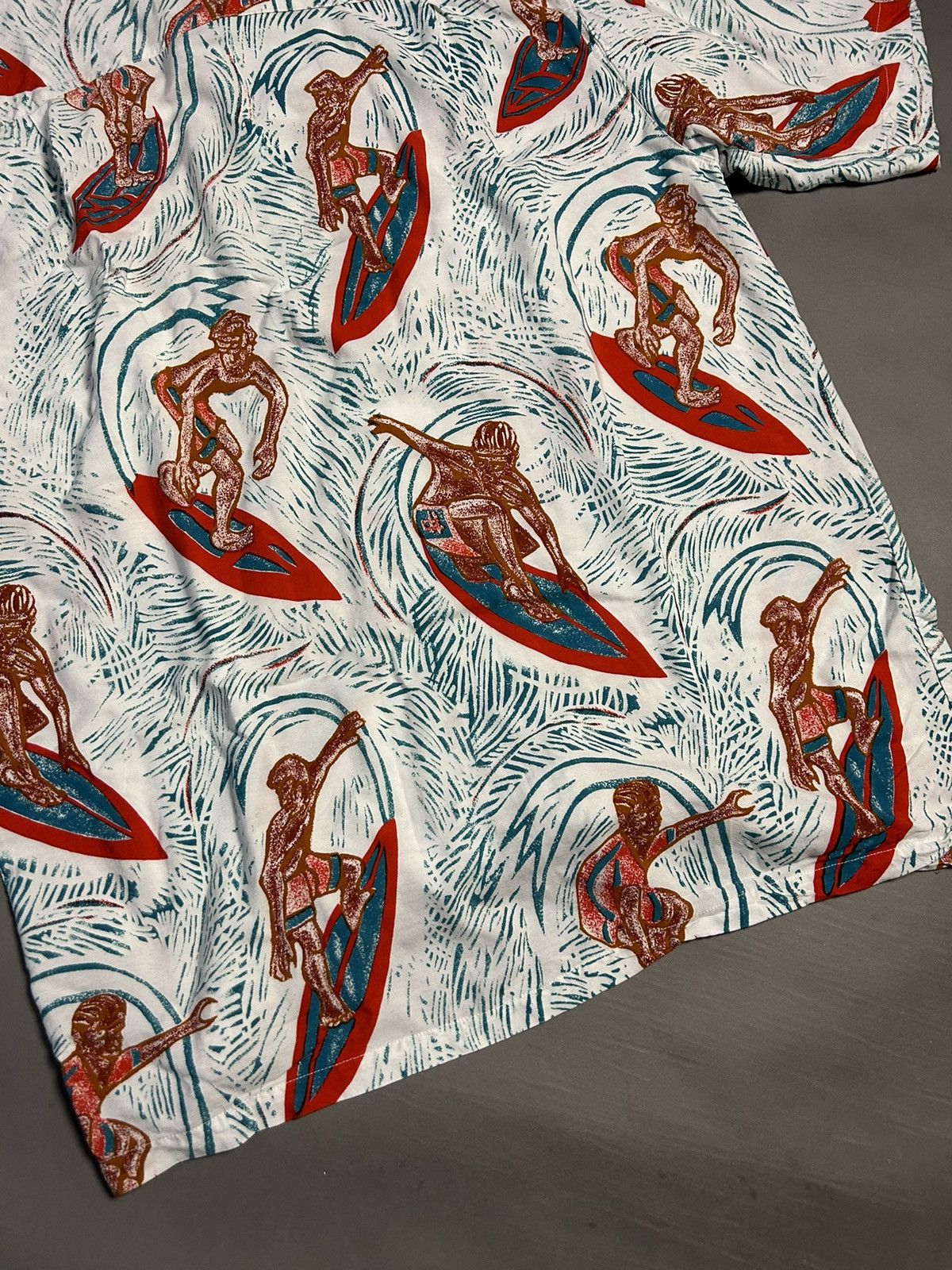 Mambo × Vintage Mambo Loud Shirt white surfers Hawaiian rare Australian Size US L / EU 52-54 / 3 - 9 Thumbnail