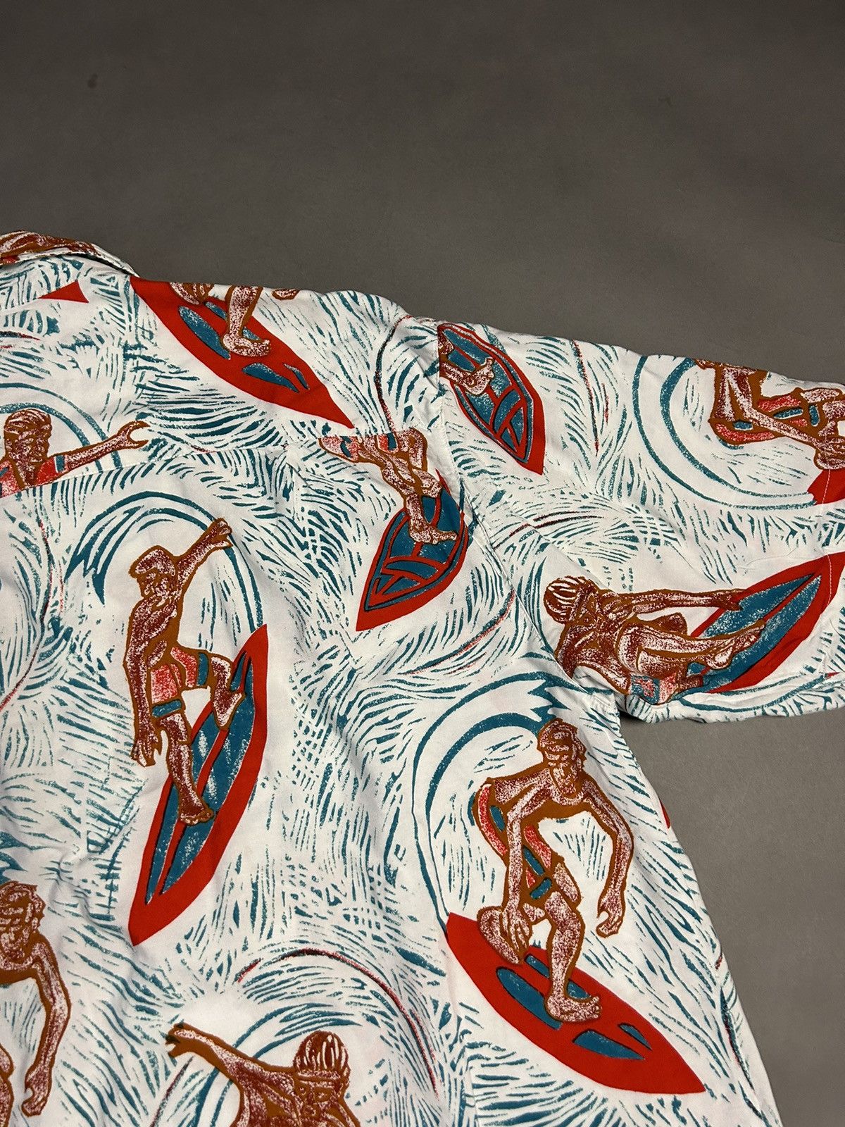 Mambo × Vintage Mambo Loud Shirt white surfers Hawaiian rare Australian Size US L / EU 52-54 / 3 - 10 Thumbnail