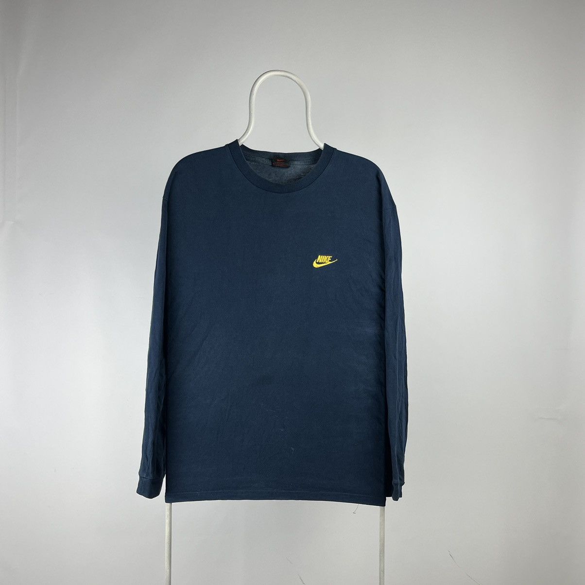 Nike Vintage Nike long sleeve size Medium y2k Size US M / EU 48-50 / 2 - 1 Thumbnail