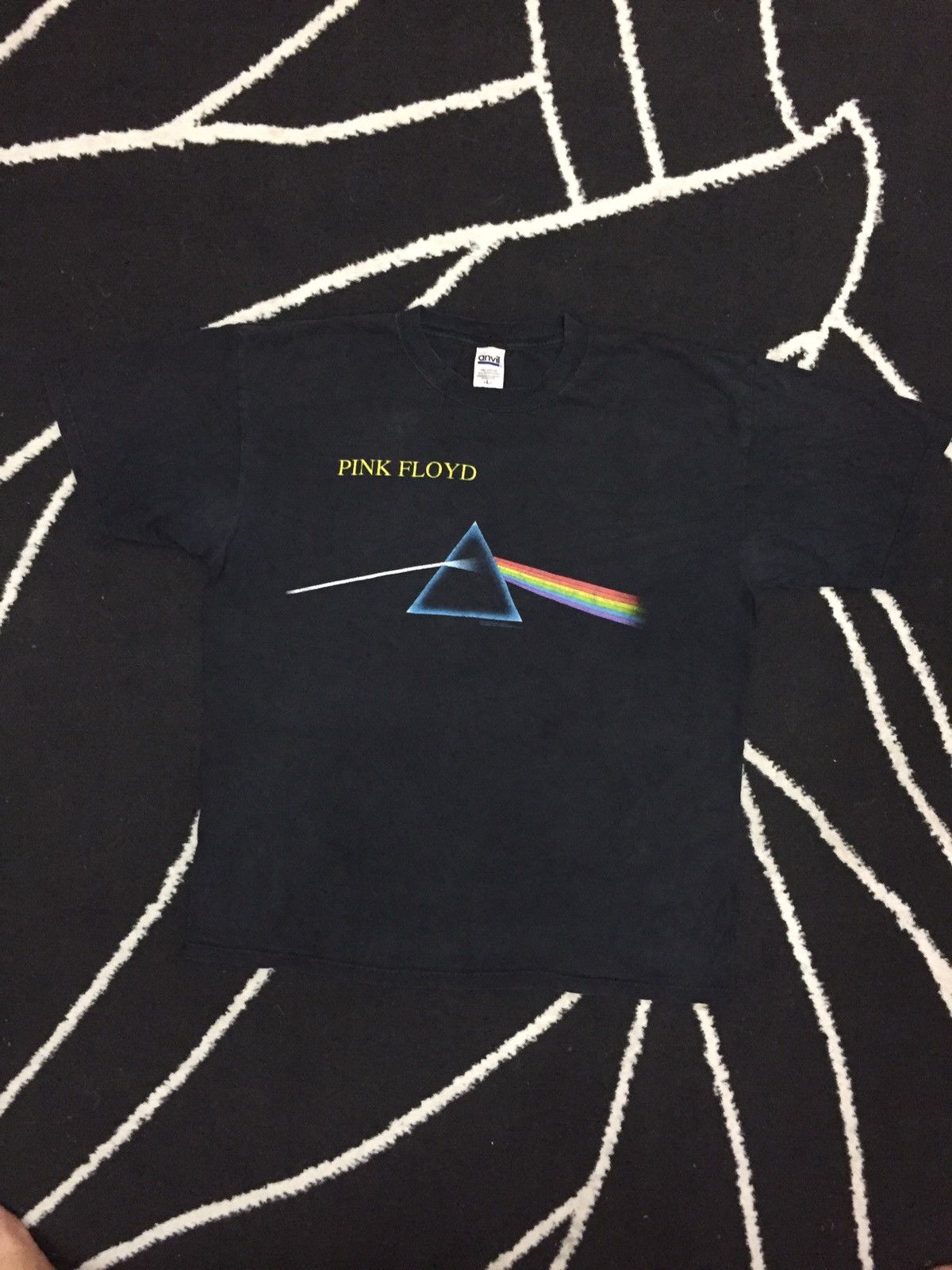 Anvil × Pink Floyd × Vintage Vintage Anvil 1996 Pink Floyd Dark Side of The Moon Tee Size US L / EU 52-54 / 3 - 1 Thumbnail