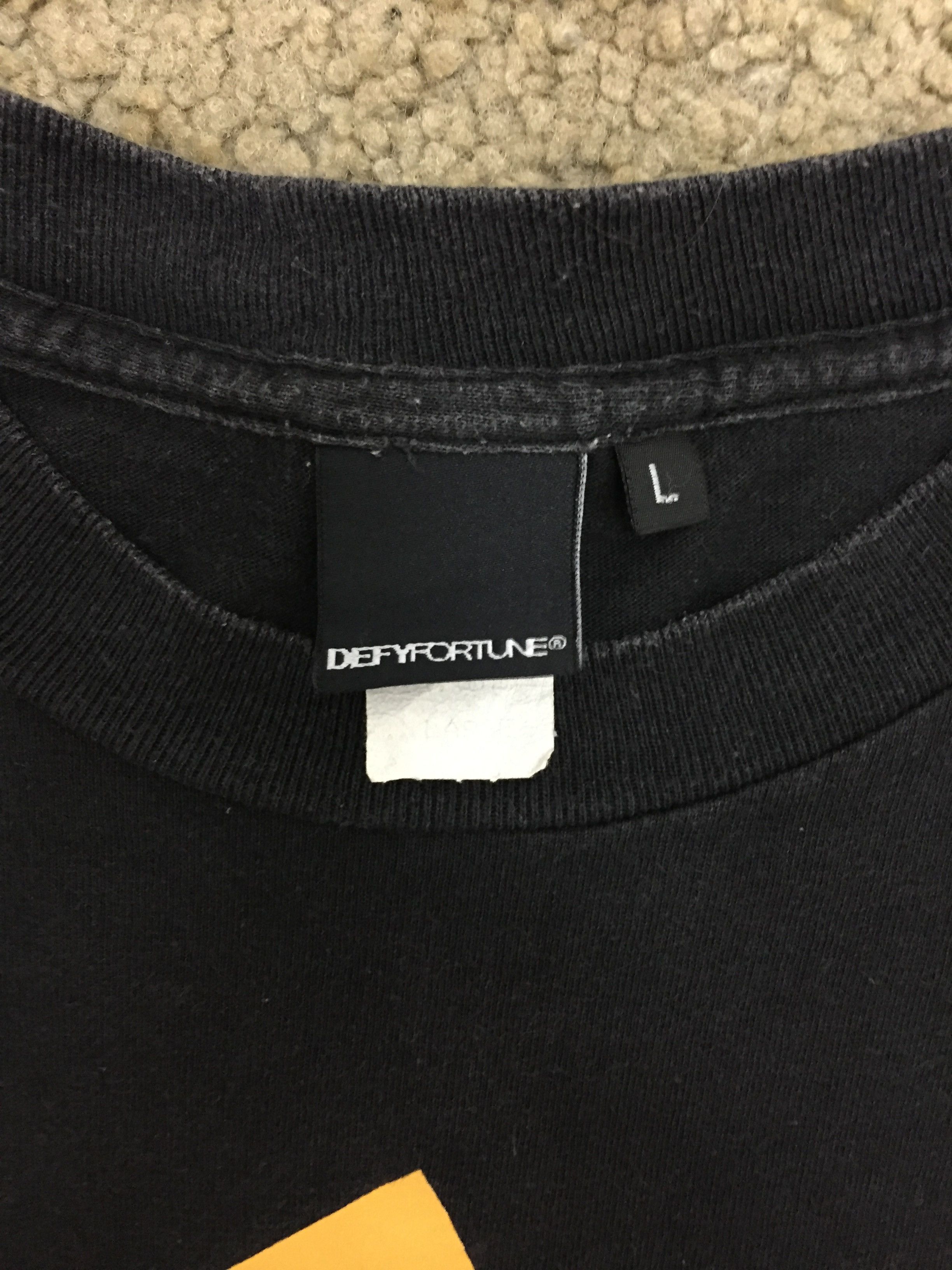 Vintage Wu Exclusive DefyFortune The World Is Not Enough Tees Size US L / EU 52-54 / 3 - 3 Thumbnail