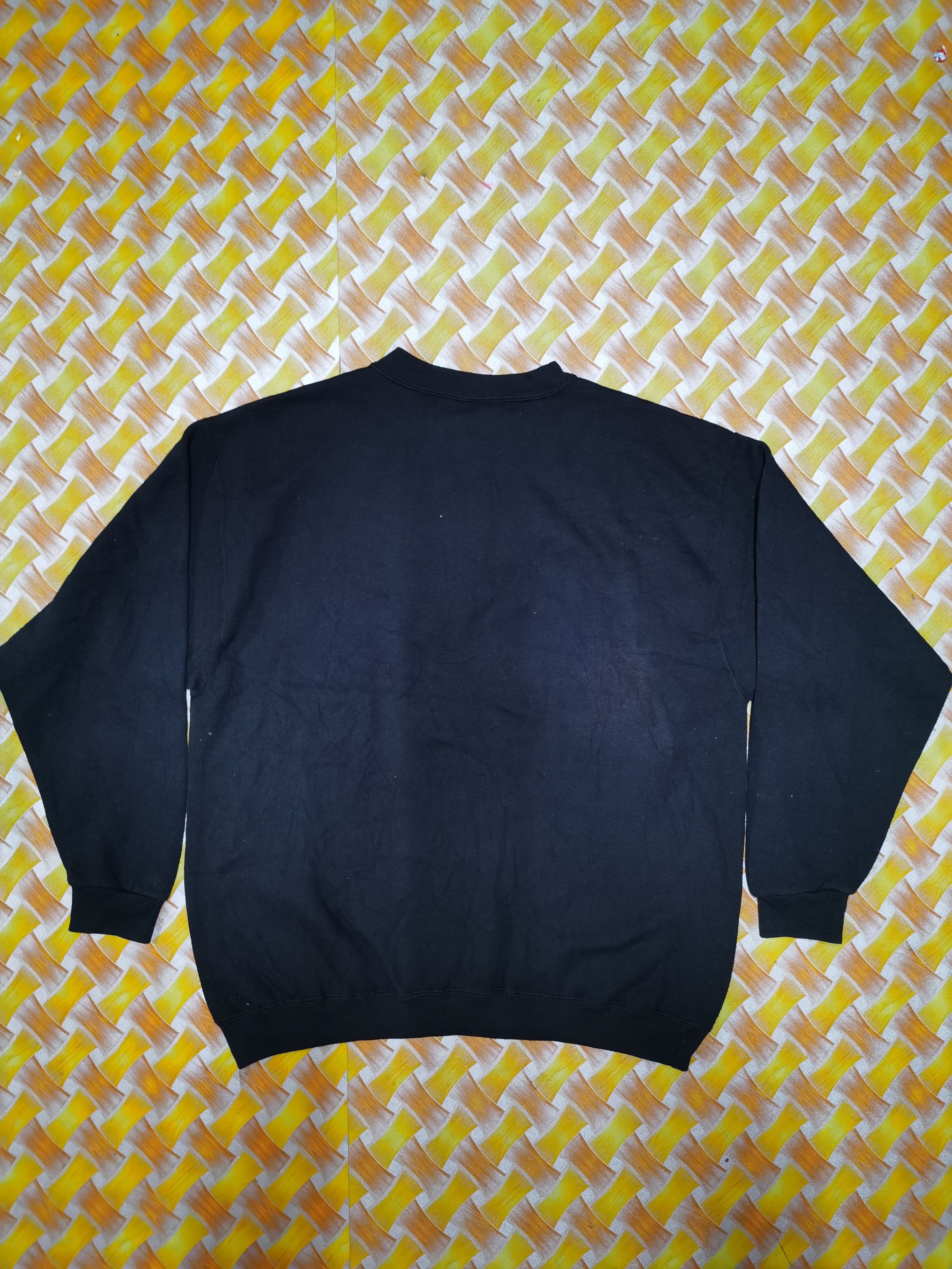 Nike Vintage Nike Small Swoosh Embroidered Logo Sweatshirt Size US L / EU 52-54 / 3 - 9 Thumbnail