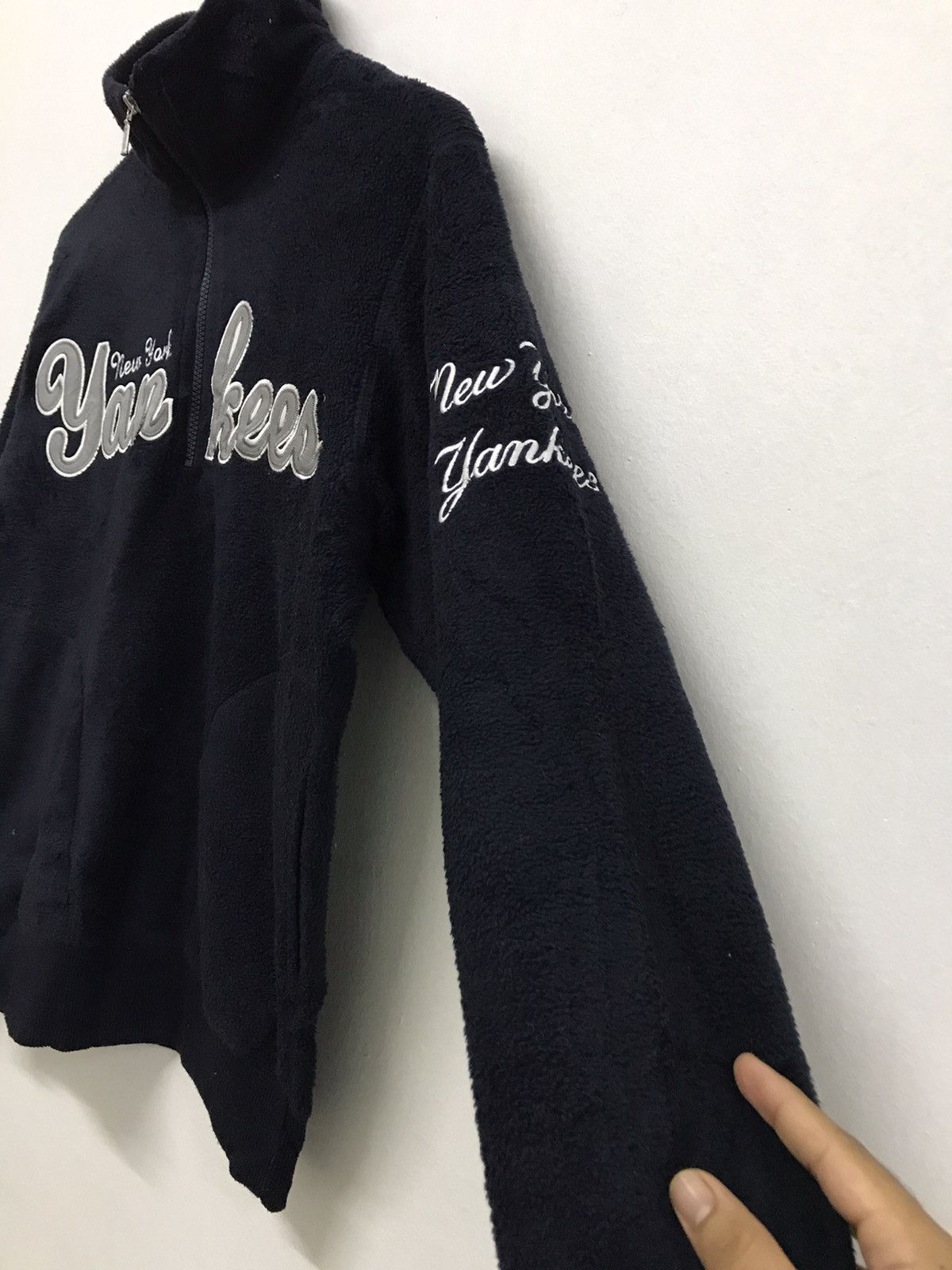 Japanese Brand Vintage Mlb Yankees x Uniqlo Fleece Sweatshirt Size US M / EU 48-50 / 2 - 3 Thumbnail