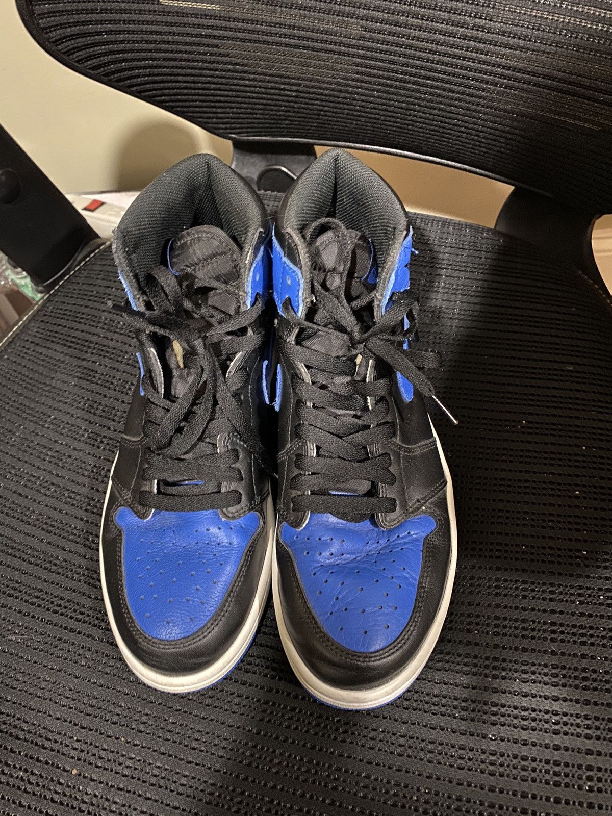 Jordan Brand × Nike Air Jordan 1 Retro High OG Royal 2017 Size 9.5 Size US 9.5 / EU 42-43 - 4 Thumbnail