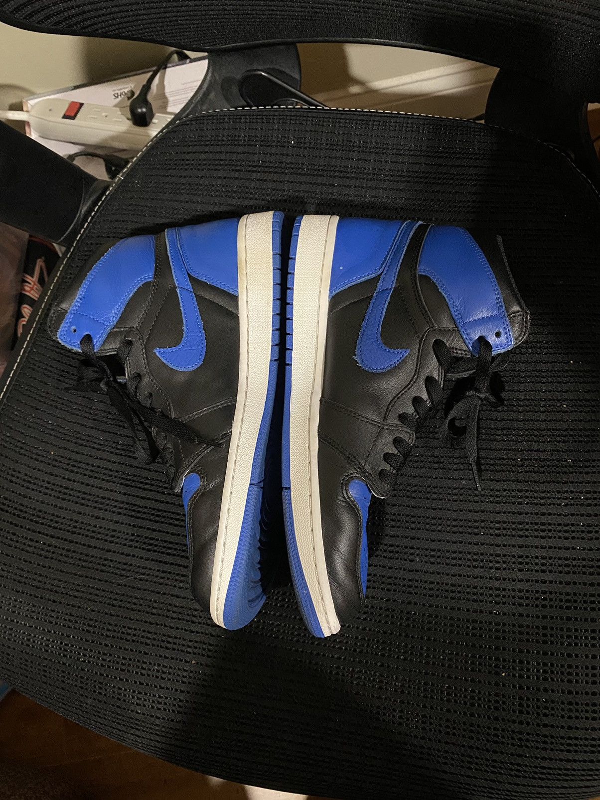 Jordan Brand × Nike Air Jordan 1 Retro High OG Royal 2017 Size 9.5 Size US 9.5 / EU 42-43 - 3 Thumbnail