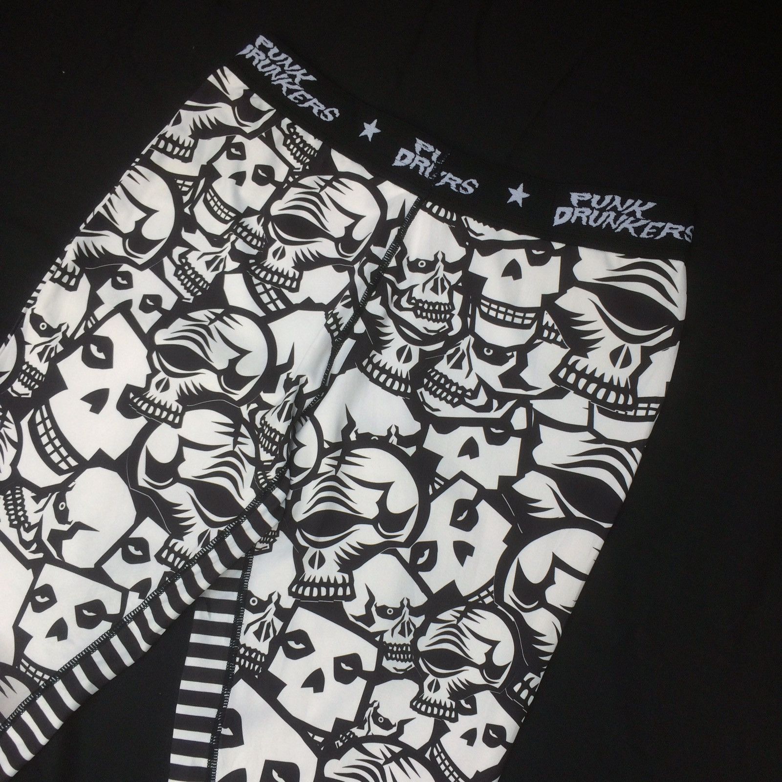 Japanese Brand × Misfits Overprint Punk Drunkers Tight Legging Size US 32 / EU 48 - 5 Thumbnail