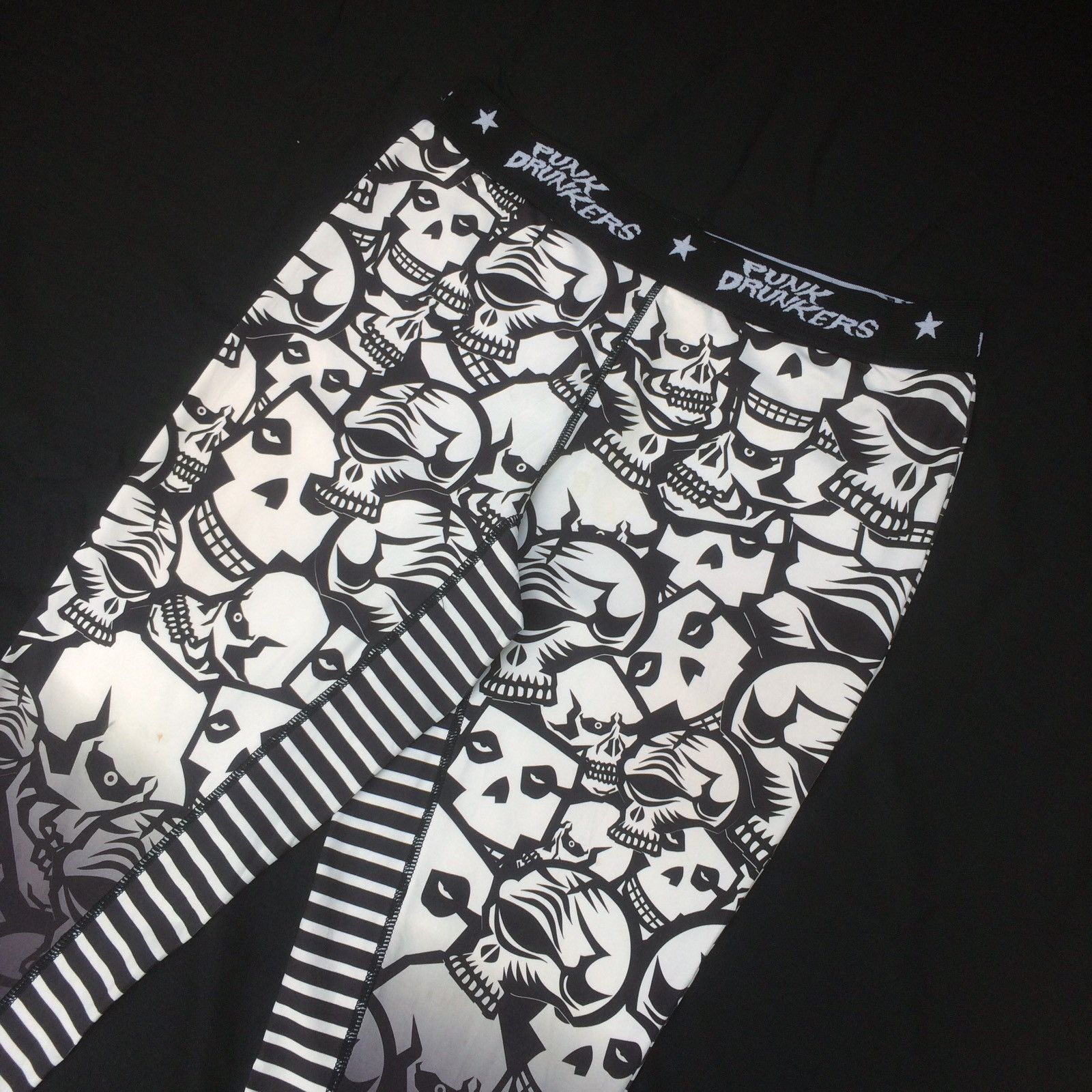 Japanese Brand × Misfits Overprint Punk Drunkers Tight Legging Size US 32 / EU 48 - 2 Thumbnail