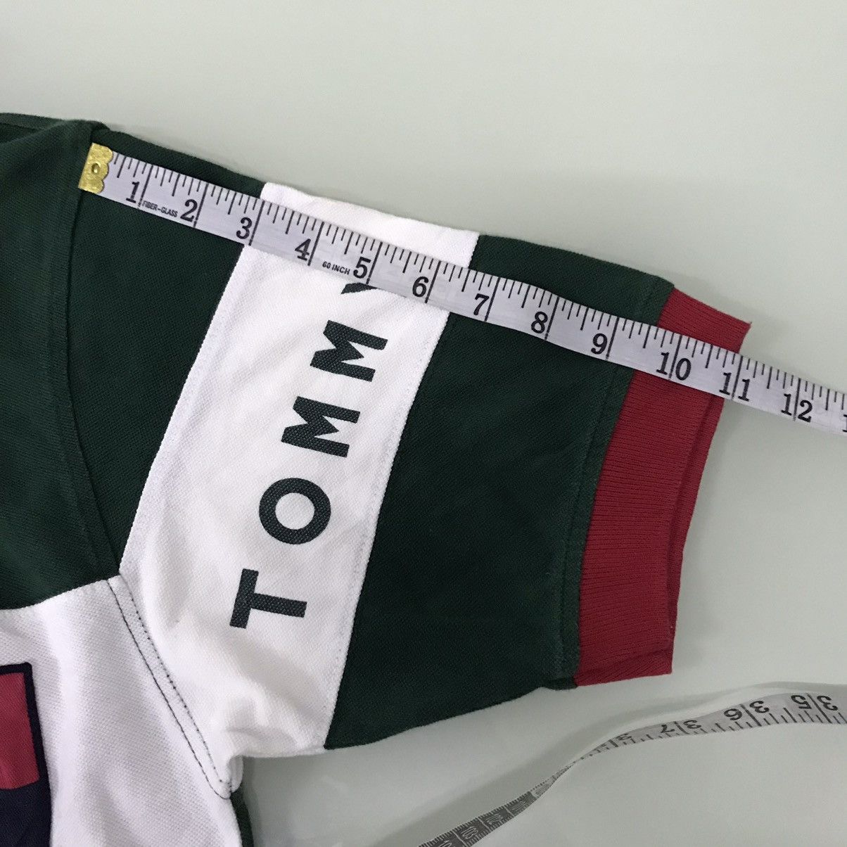 Tommy Hilfiger Vintage Tommy Hilfiger sailing gear big logo polo shirt Size US M / EU 48-50 / 2 - 15 Thumbnail