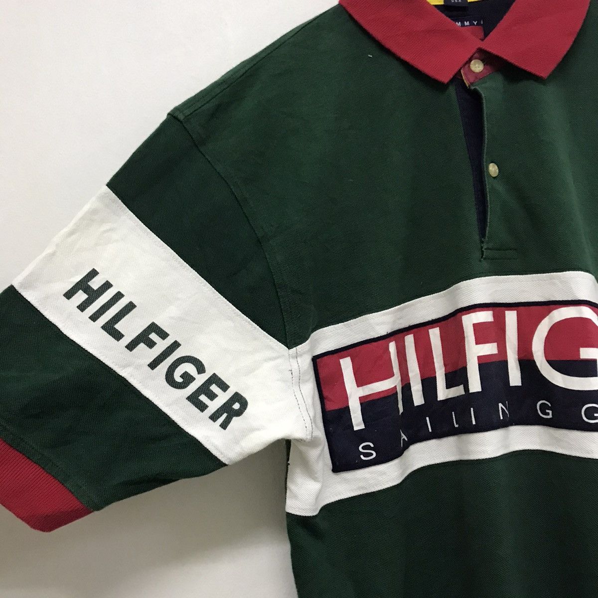 Tommy Hilfiger Vintage Tommy Hilfiger sailing gear big logo polo shirt Size US M / EU 48-50 / 2 - 4 Thumbnail