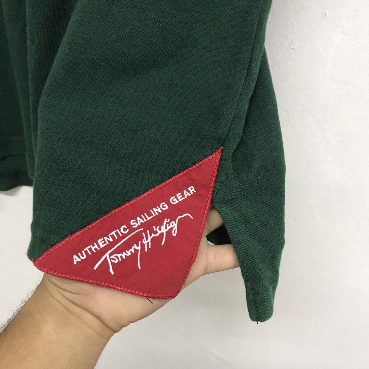 Tommy Hilfiger Vintage Tommy Hilfiger sailing gear big logo polo shirt Size US M / EU 48-50 / 2 - 3 Thumbnail