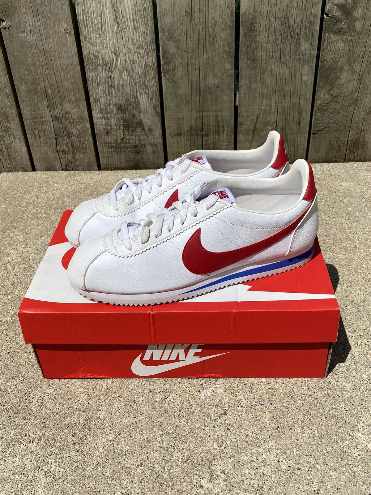 nike cortez leather logo