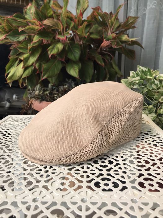 Uniqlo store flat cap